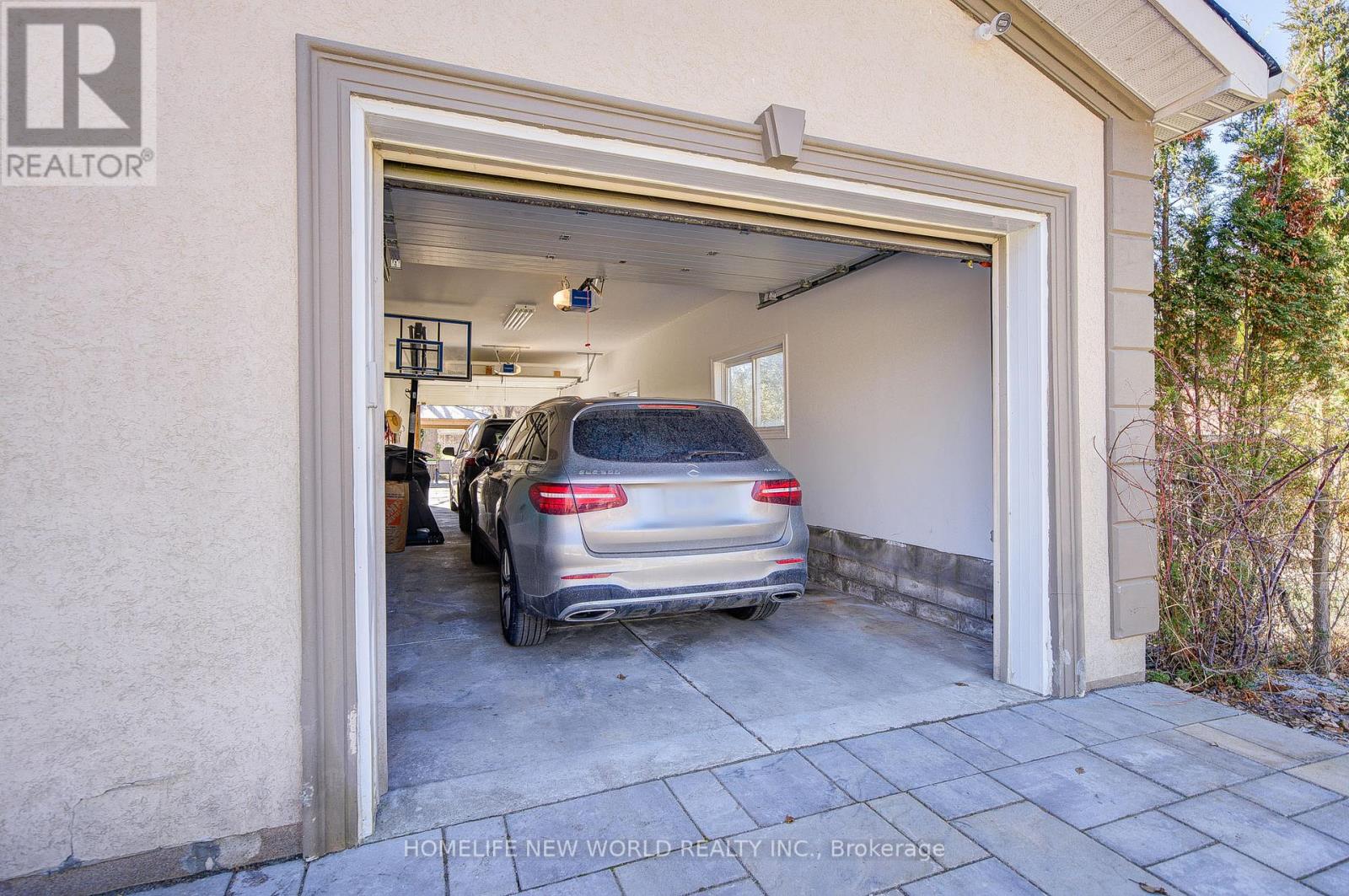 215 Willow Drive, Georgina, Ontario  L4P 2R9 - Photo 32 - N12422532