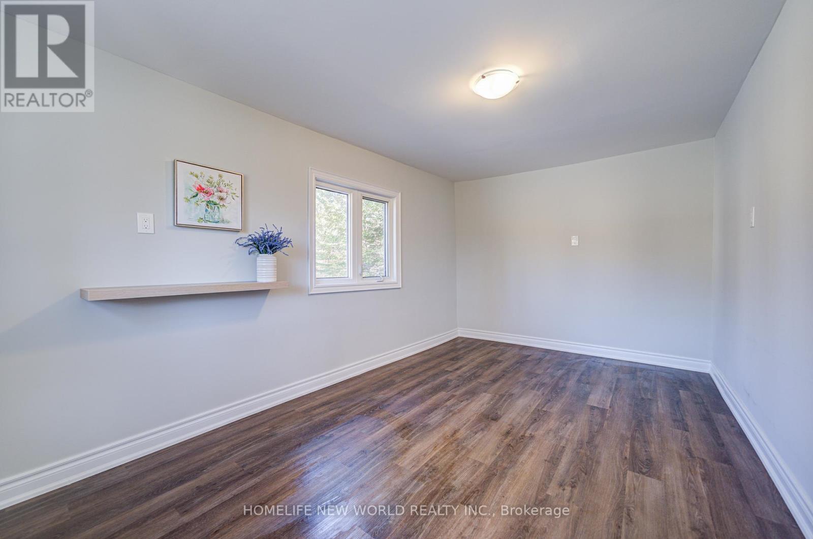 215 Willow Drive, Georgina, Ontario  L4P 2R9 - Photo 36 - N12422532