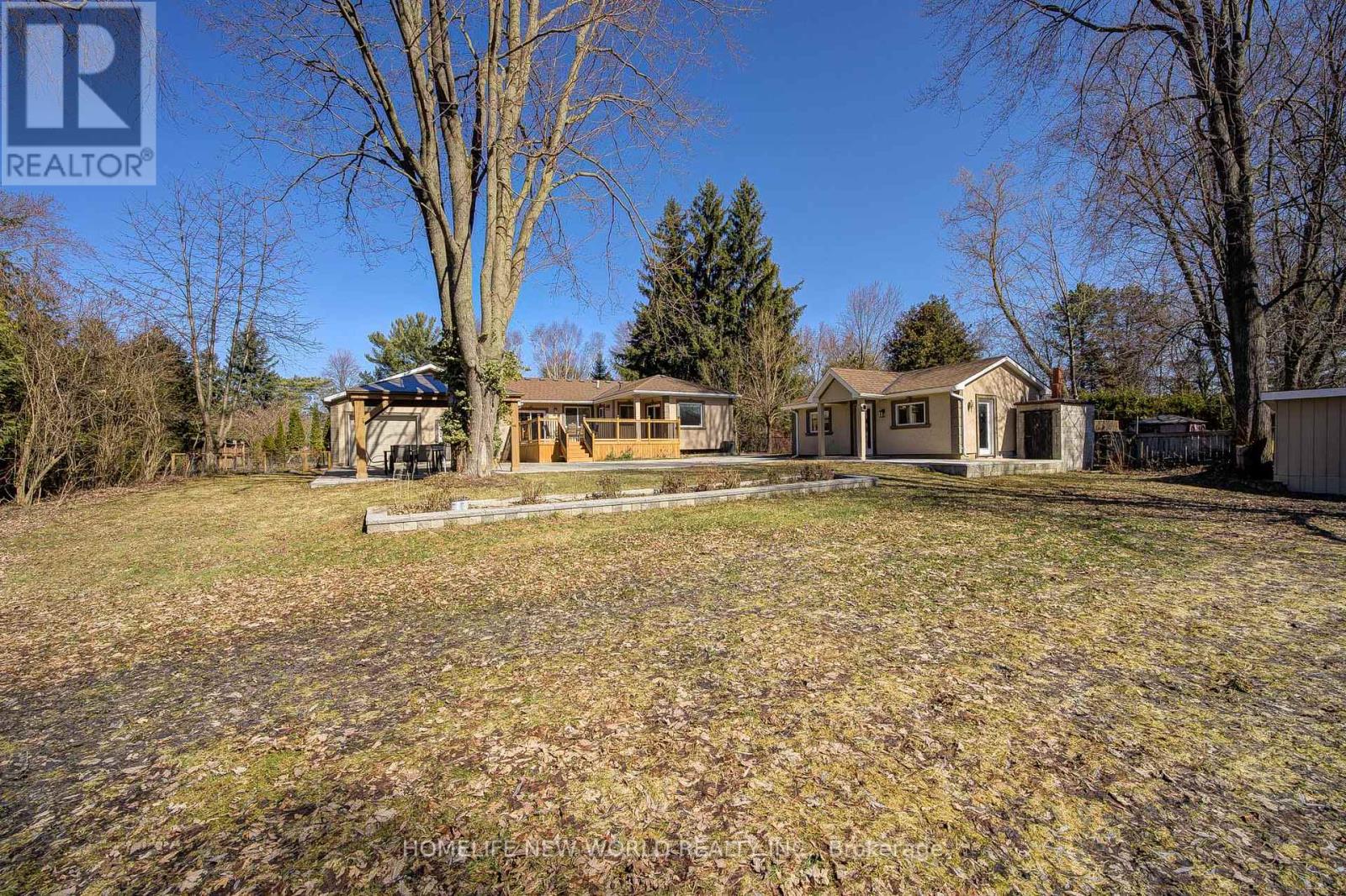 215 Willow Drive, Georgina, Ontario  L4P 2R9 - Photo 42 - N12422532