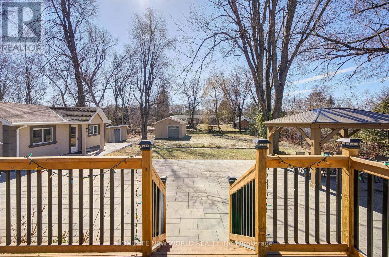 215 Willow Drive, Georgina, Ontario  L4P 2R9 - Photo 41 - N12422532