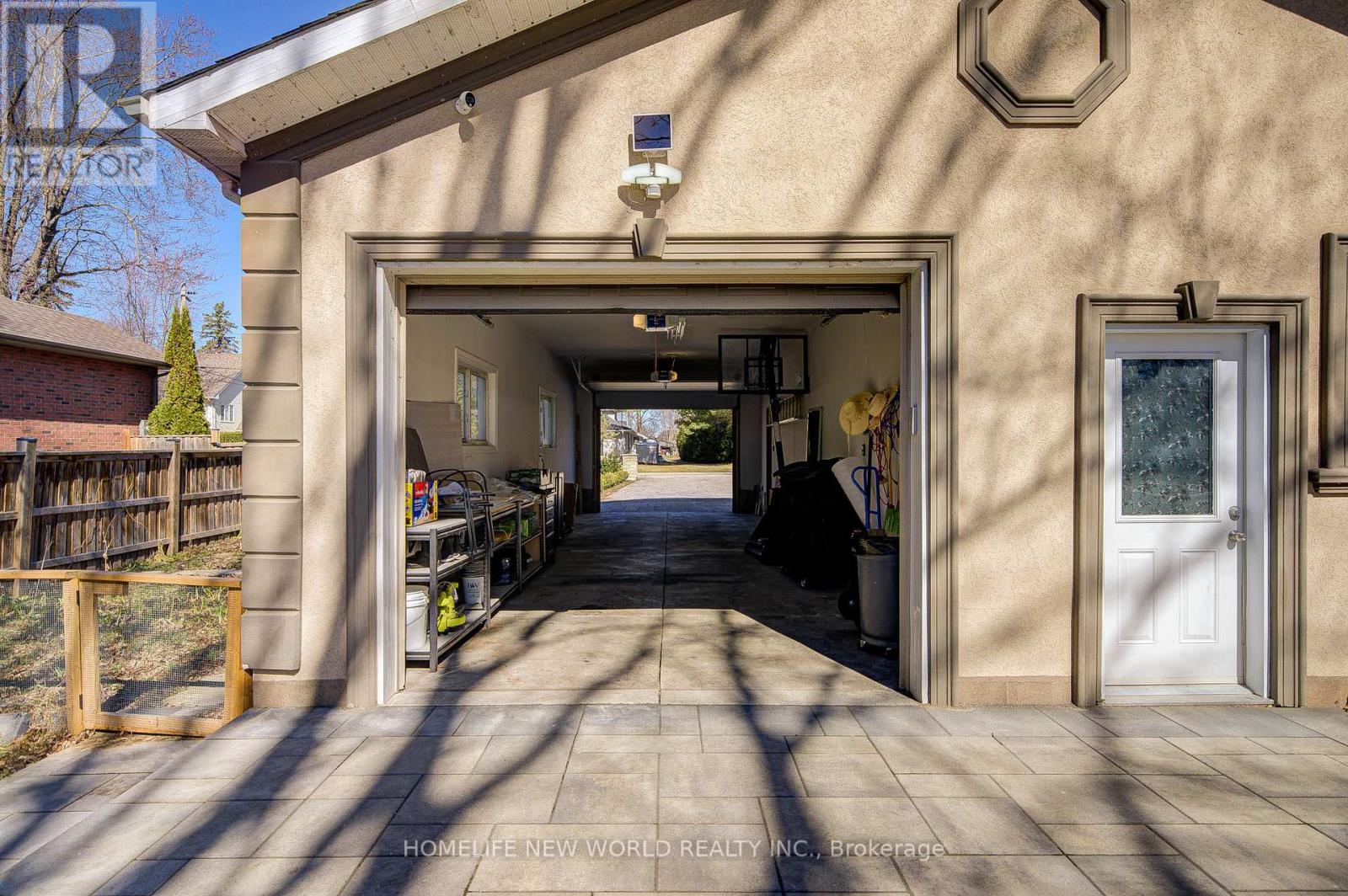 215 Willow Drive, Georgina, Ontario  L4P 2R9 - Photo 39 - N12422532