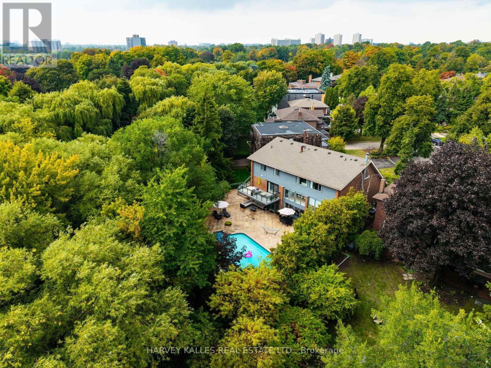 30 NEILOR CRESCENT, Toronto, Ontario