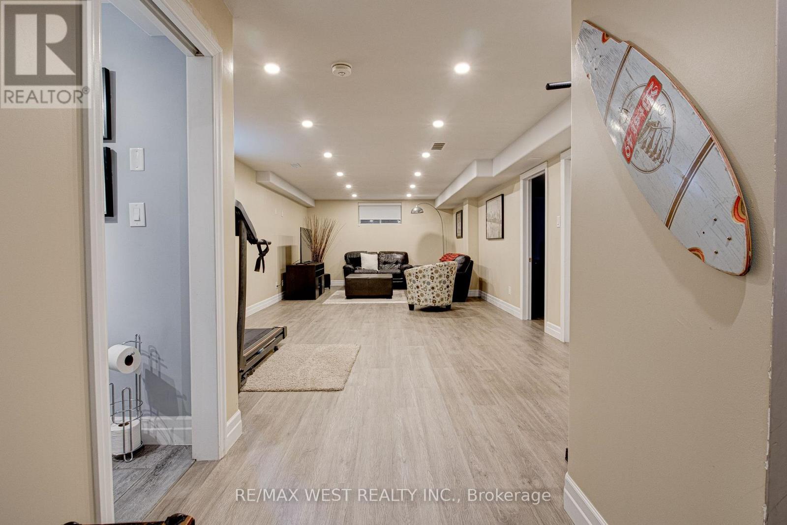 68 Challenger Avenue, North Dumfries, Ontario  N0B 1E0 - Photo 33 - X12418954