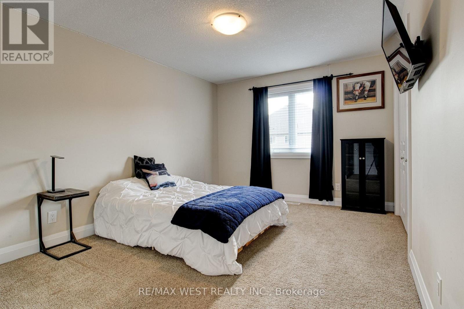 68 Challenger Avenue, North Dumfries, Ontario  N0B 1E0 - Photo 30 - X12418954