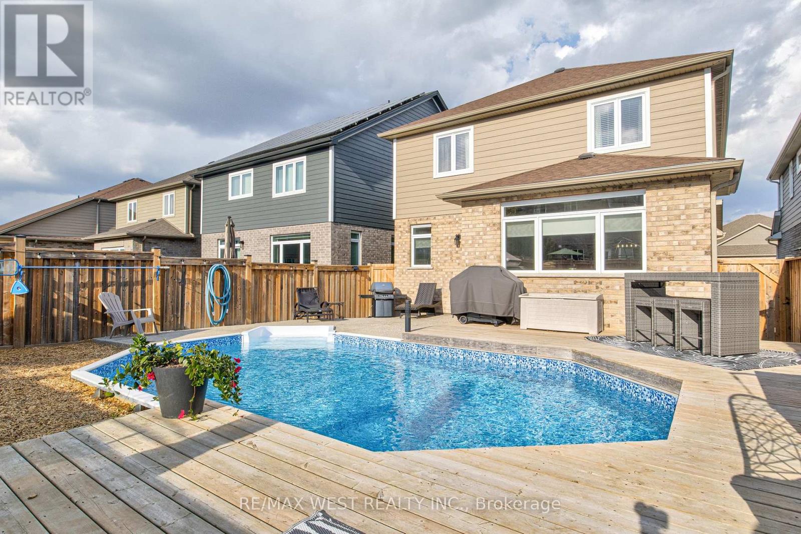 68 Challenger Avenue, North Dumfries, Ontario  N0B 1E0 - Photo 40 - X12418954