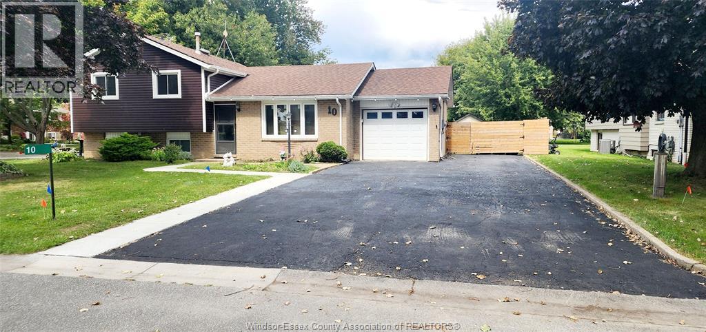 MLS# 25024368: 10 DURANGO, Amherstburg, Canada