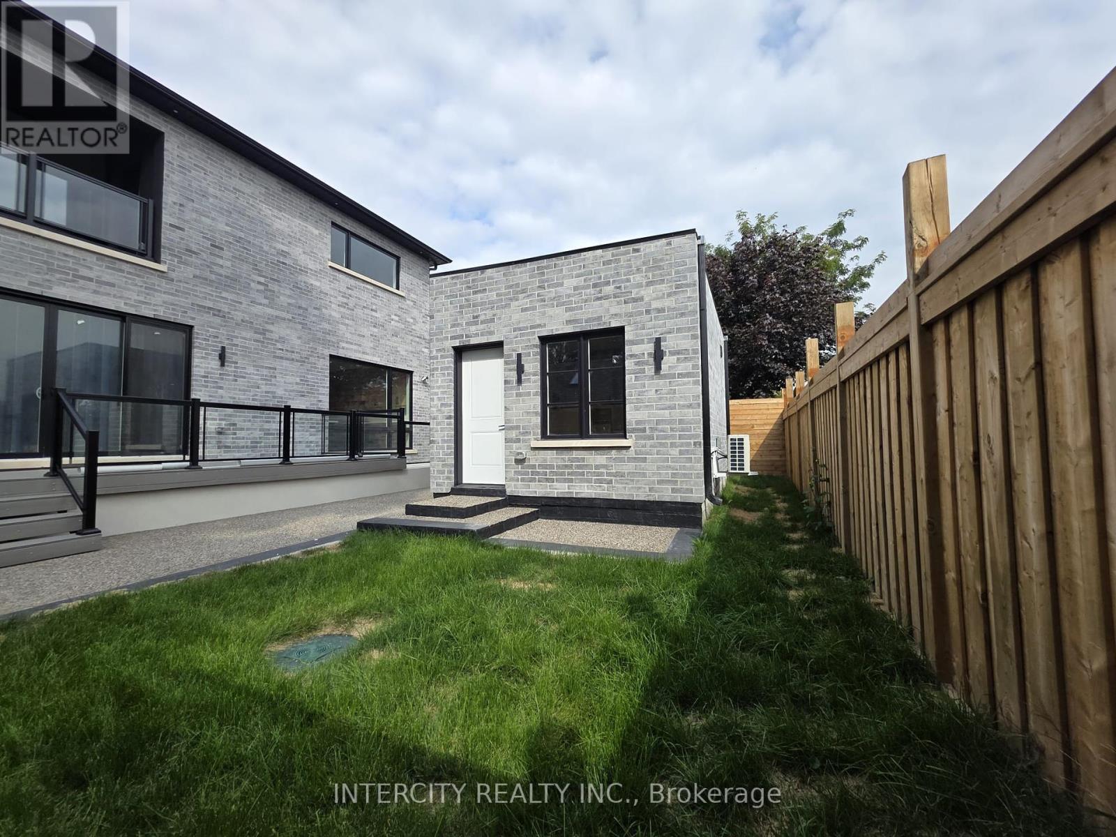 Garden Suite - 247 Alderbrae Avenue, Toronto, Ontario  M8W 4K6 - Photo 2 - W12423738