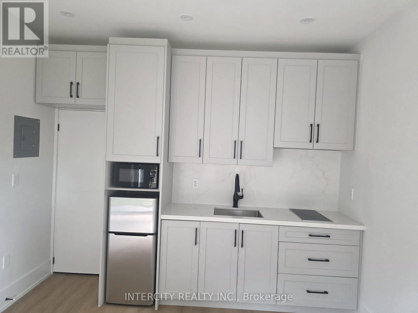 Garden Suite - 247 Alderbrae Avenue, Toronto, Ontario  M8W 4K6 - Photo 4 - W12423738