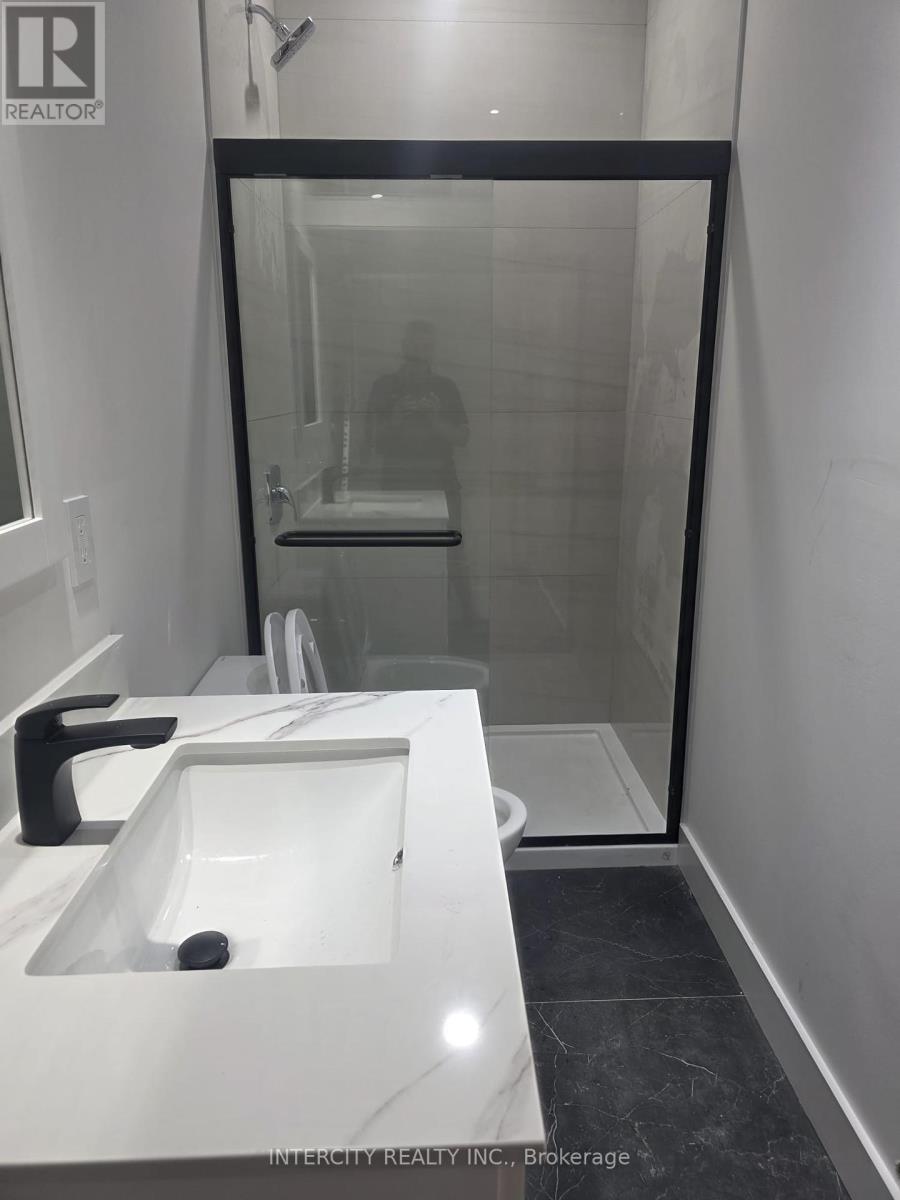 Garden Suite - 247 Alderbrae Avenue, Toronto, Ontario  M8W 4K6 - Photo 5 - W12423738