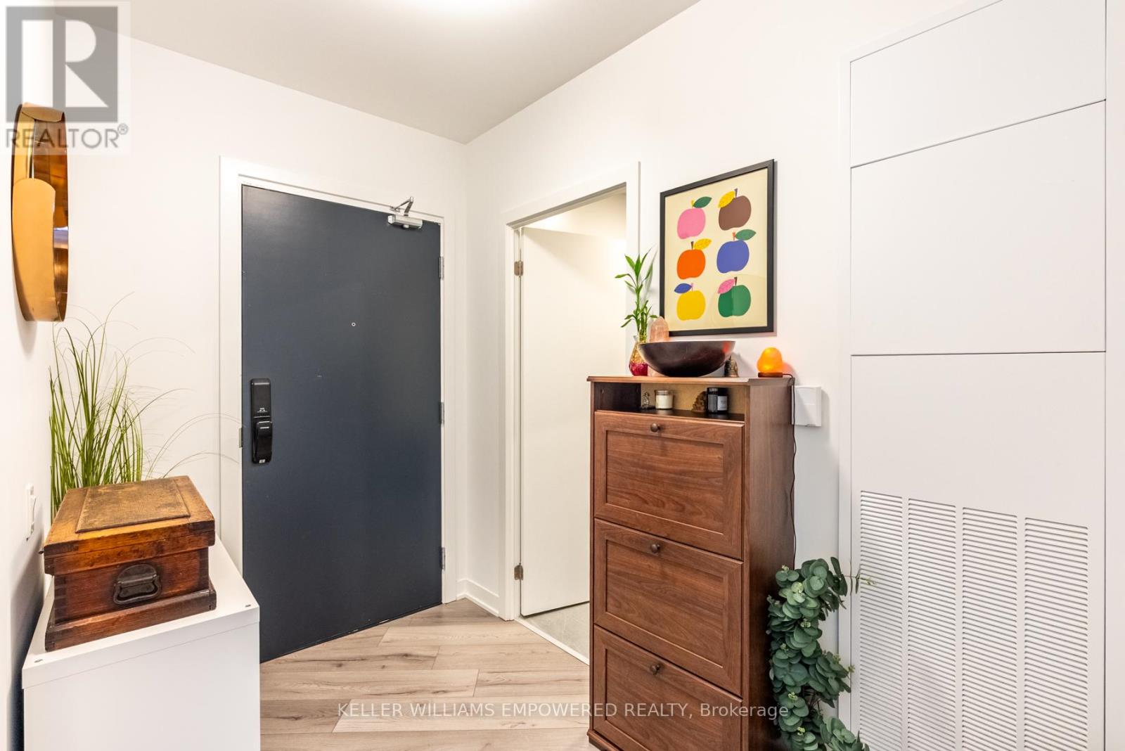 537 - 395 Dundas Street W, Oakville, Ontario  L6M 5R8 - Photo 10 - W12423740