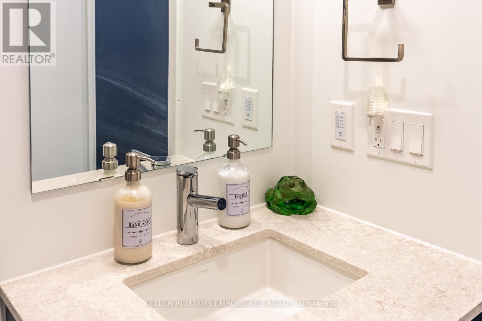 537 - 395 Dundas Street W, Oakville, Ontario  L6M 5R8 - Photo 12 - W12423740