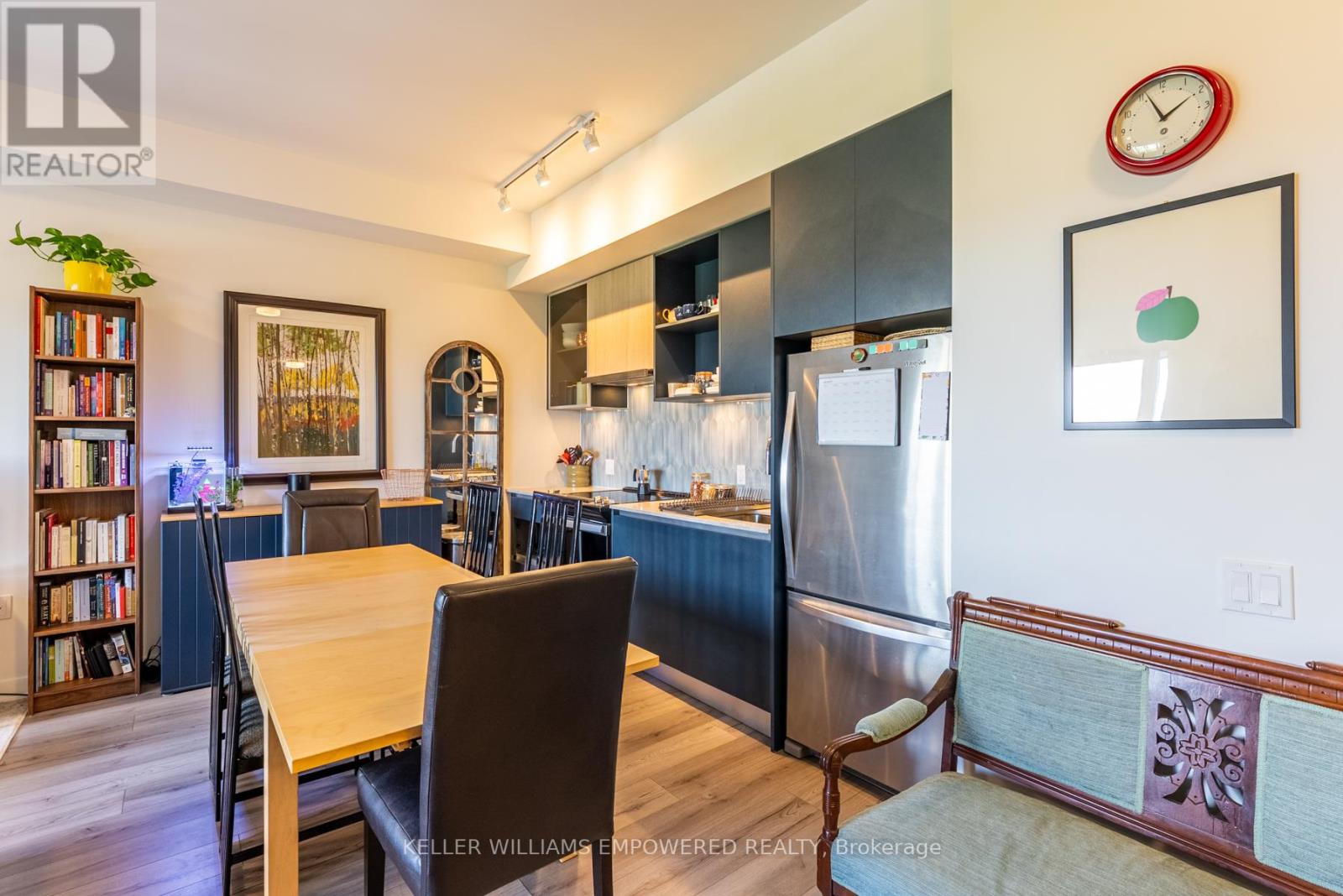 537 - 395 Dundas Street W, Oakville, Ontario  L6M 5R8 - Photo 16 - W12423740