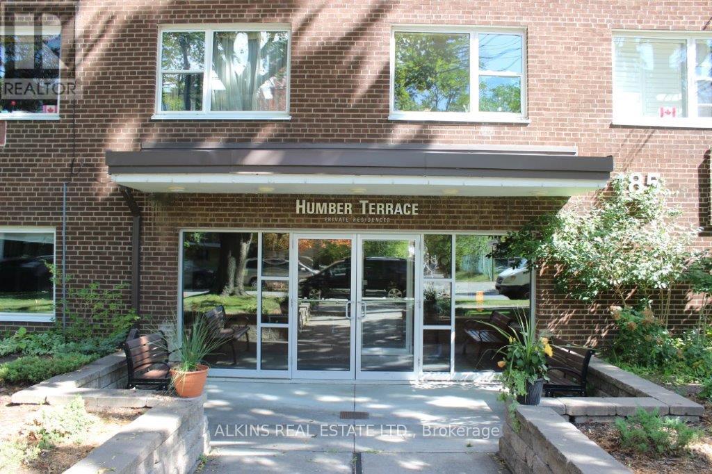 102 - 185 Stephen Drive, Toronto, Ontario  M8Y 3N5 - Photo 3 - W12423753