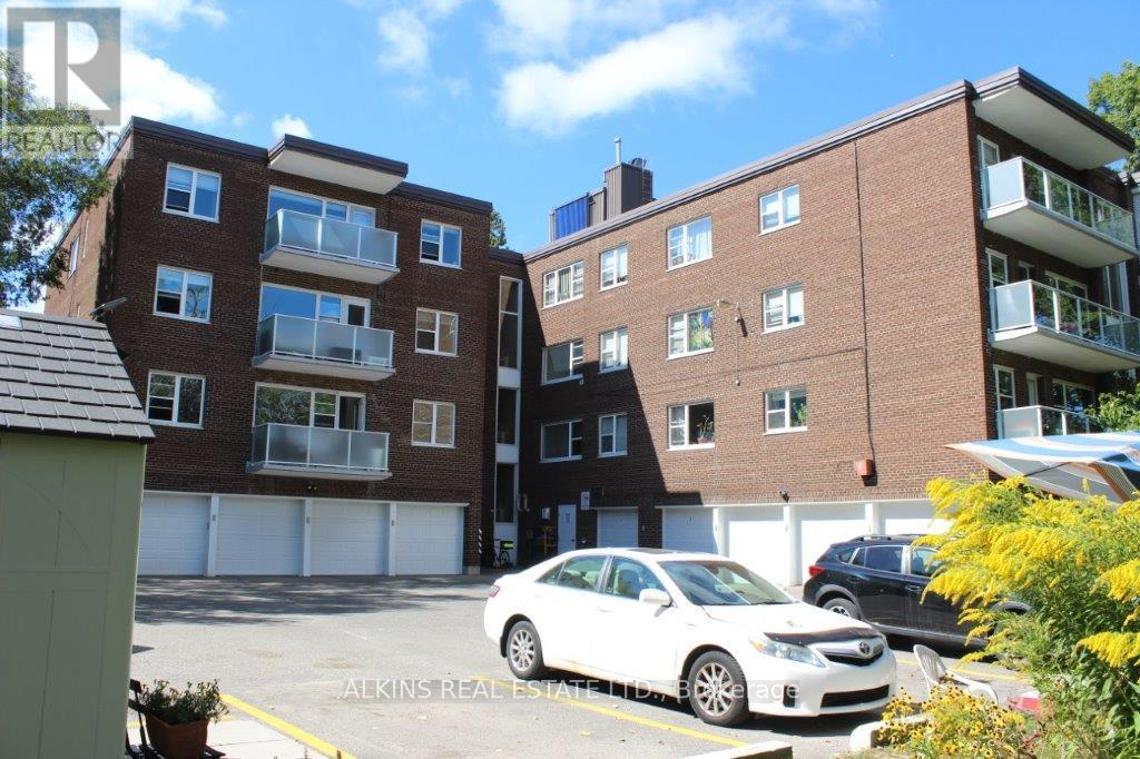102 - 185 Stephen Drive, Toronto, Ontario  M8Y 3N5 - Photo 5 - W12423753