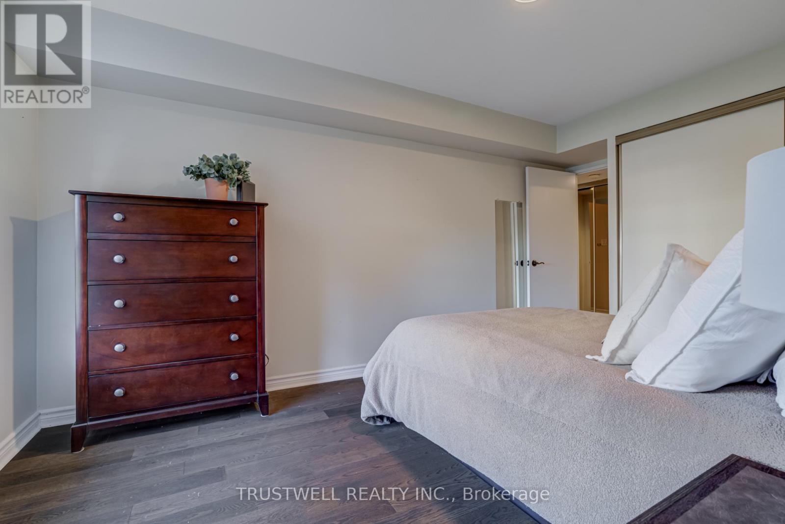 A39 - 300 Mill Road, Toronto (Markland Wood), Ontario  M9C 4W7 - Photo 20 - W12423755