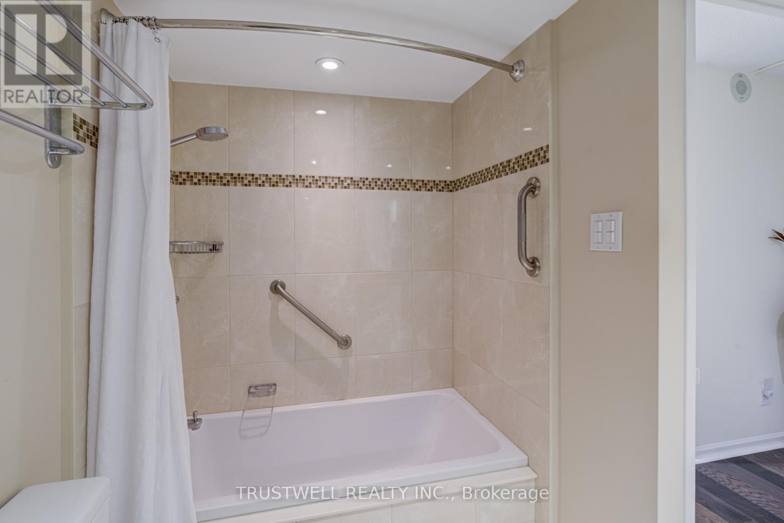 A39 - 300 Mill Road, Toronto (Markland Wood), Ontario  M9C 4W7 - Photo 25 - W12423755