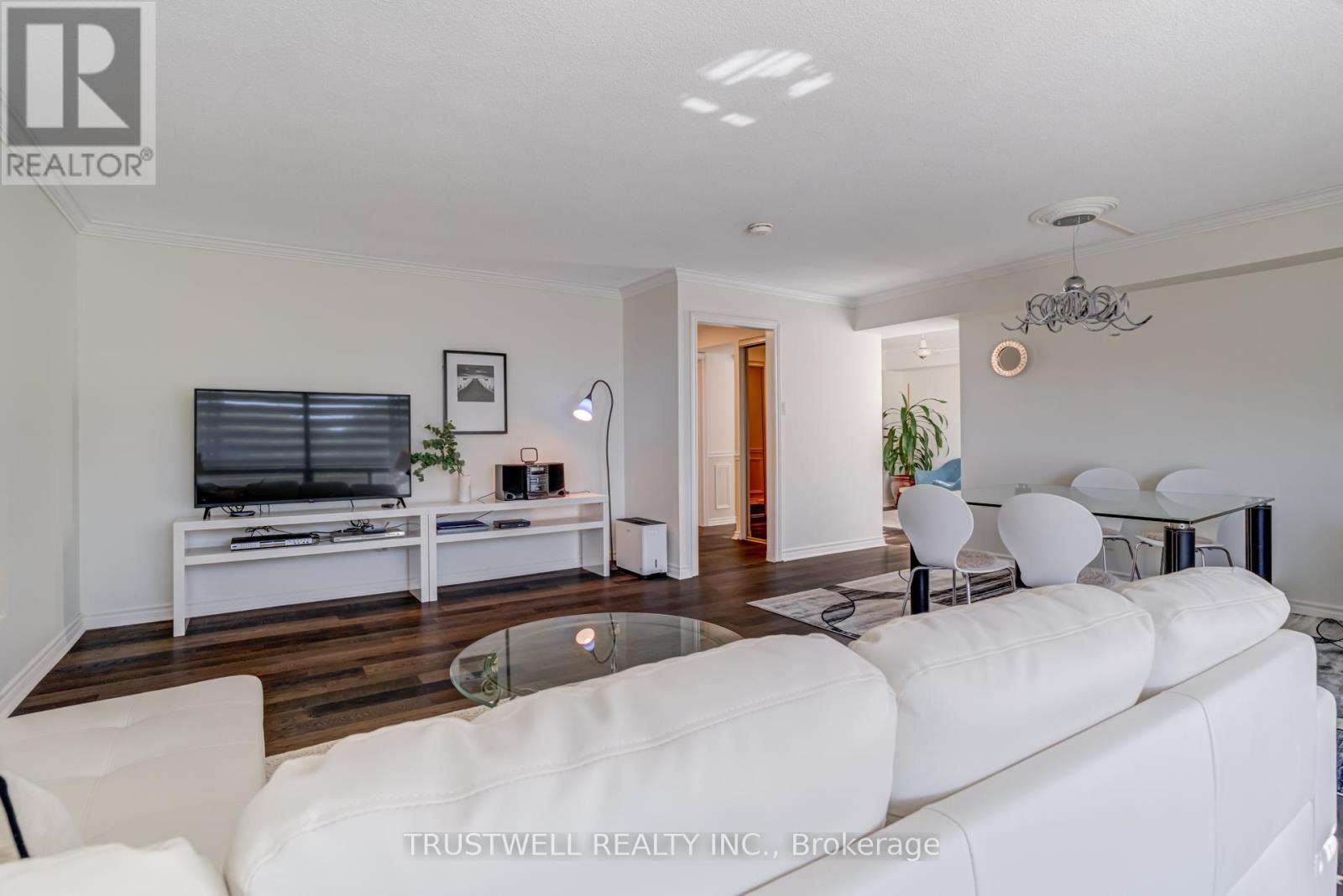 A39 - 300 Mill Road, Toronto (Markland Wood), Ontario  M9C 4W7 - Photo 6 - W12423755
