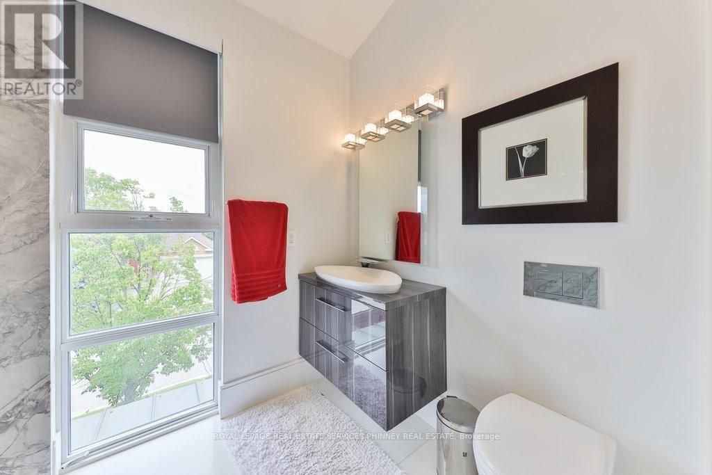 622 Kozel Court, Mississauga (Rathwood), Ontario  L4Z 4E4 - Photo 18 - W12423765