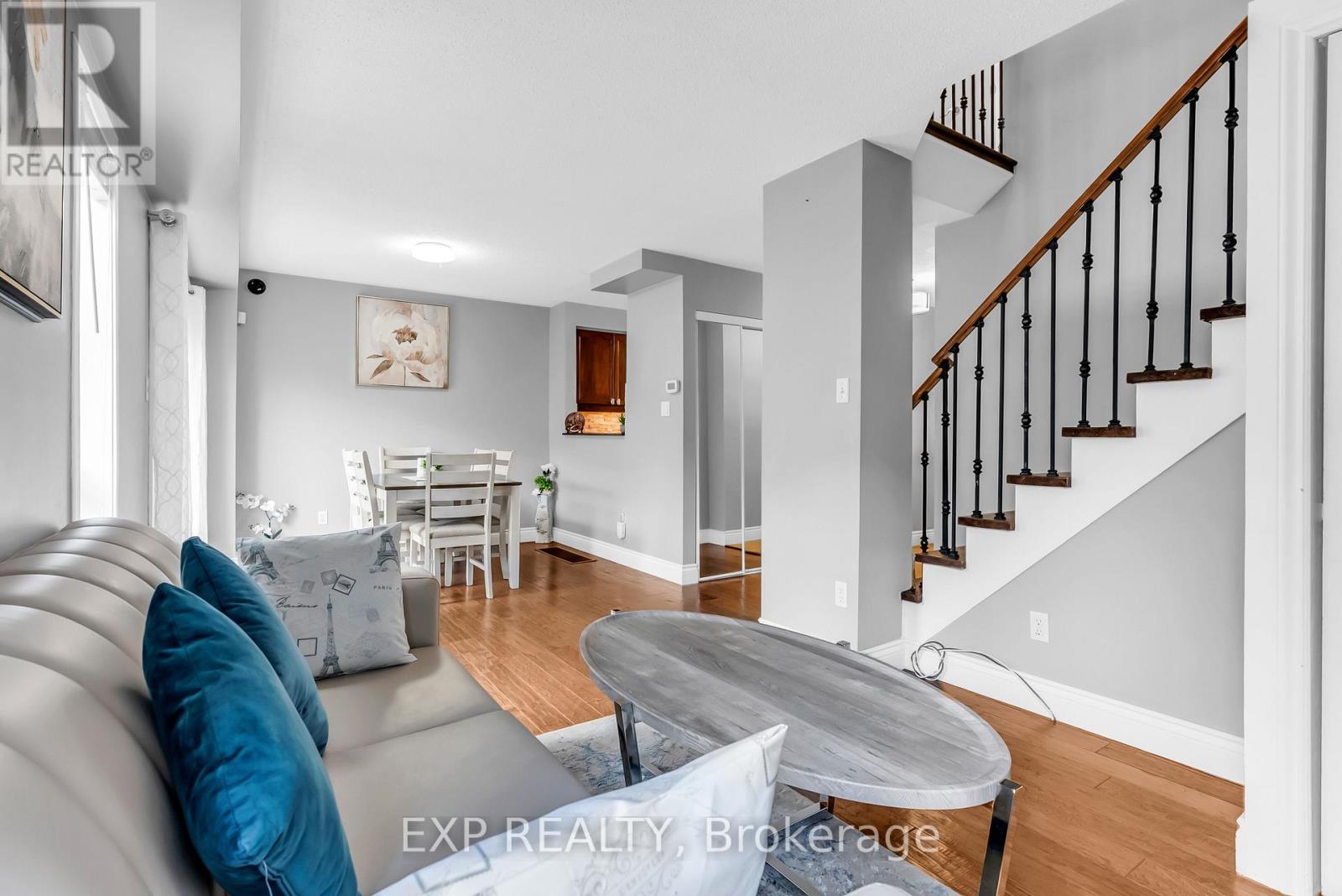 73 Viceroy Crescent, Brampton, Ontario  L7A 1V4 - Photo 12 - W12423808