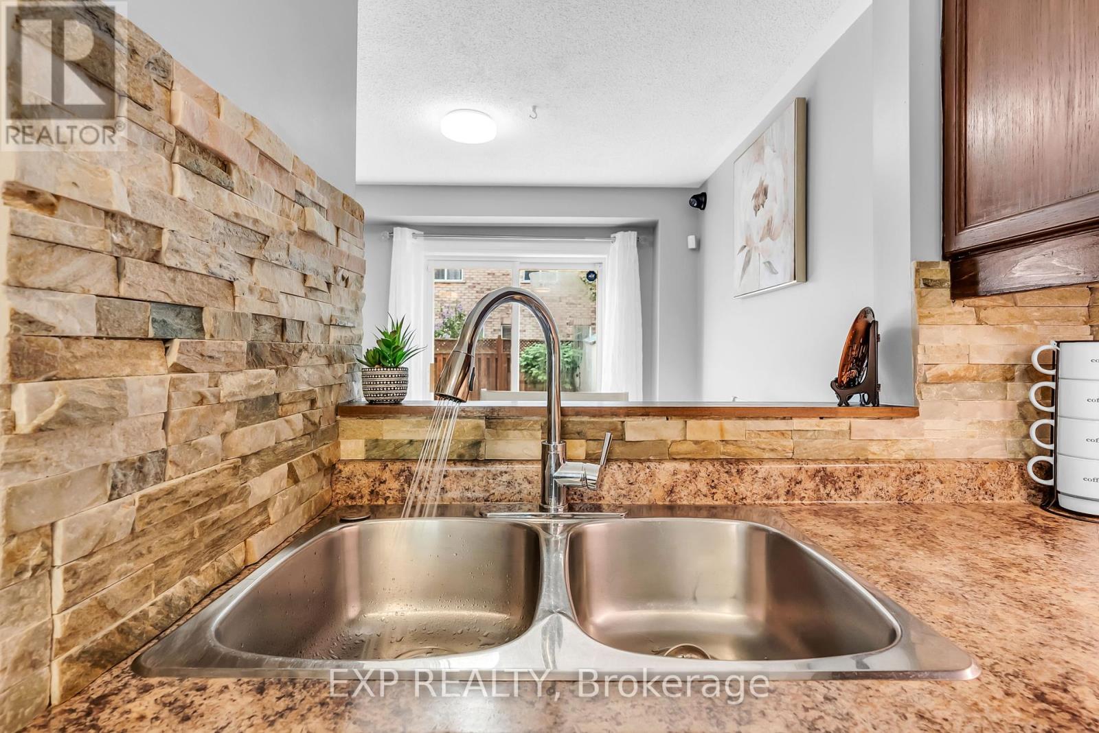 73 Viceroy Crescent, Brampton, Ontario  L7A 1V4 - Photo 18 - W12423808