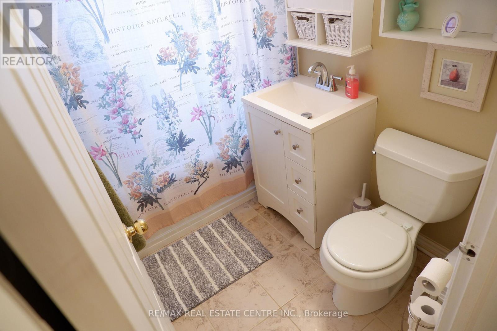 12 Shelley Street, Halton Hills, Ontario  L7G 3W9 - Photo 18 - W12423826