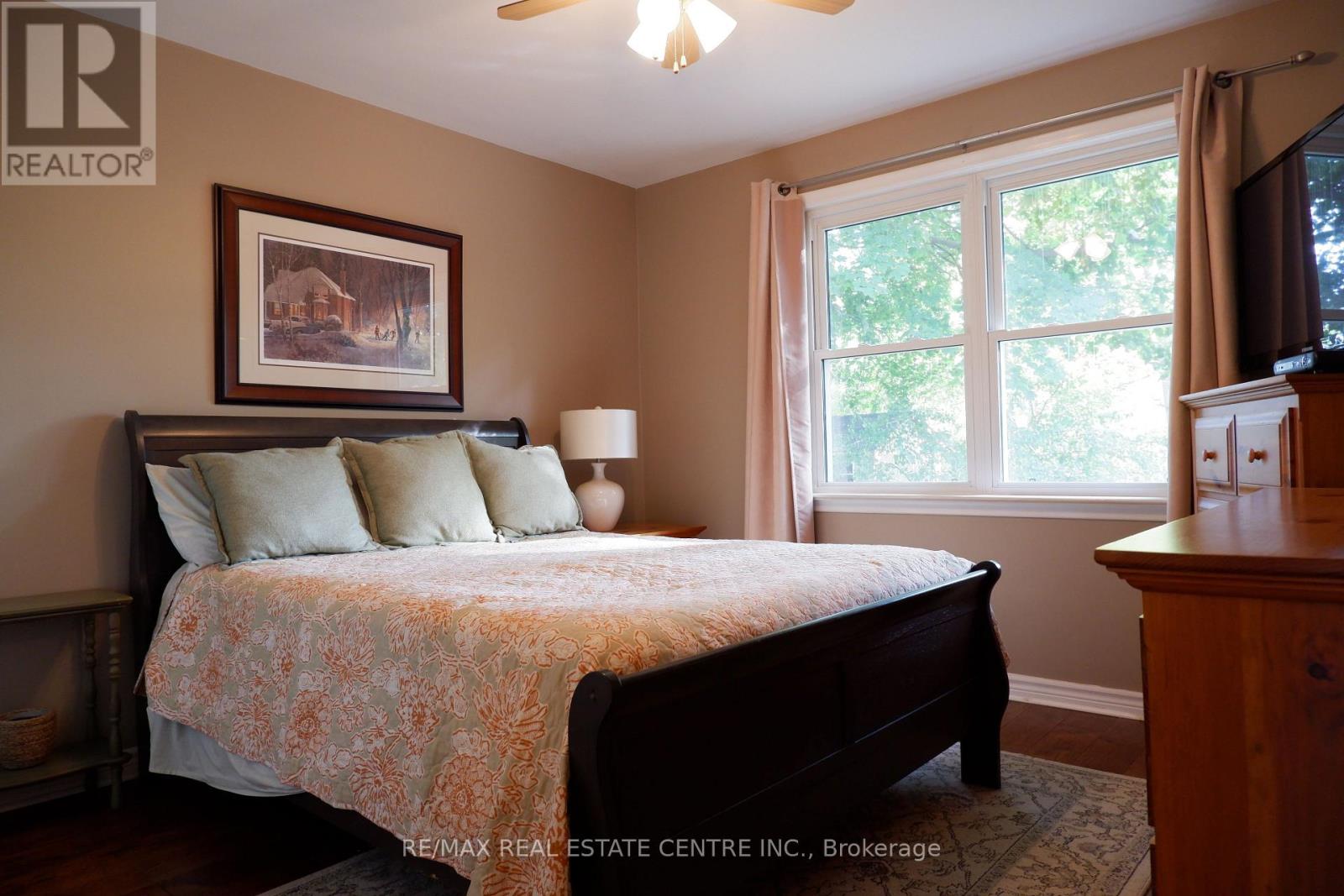 12 Shelley Street, Halton Hills, Ontario  L7G 3W9 - Photo 19 - W12423826