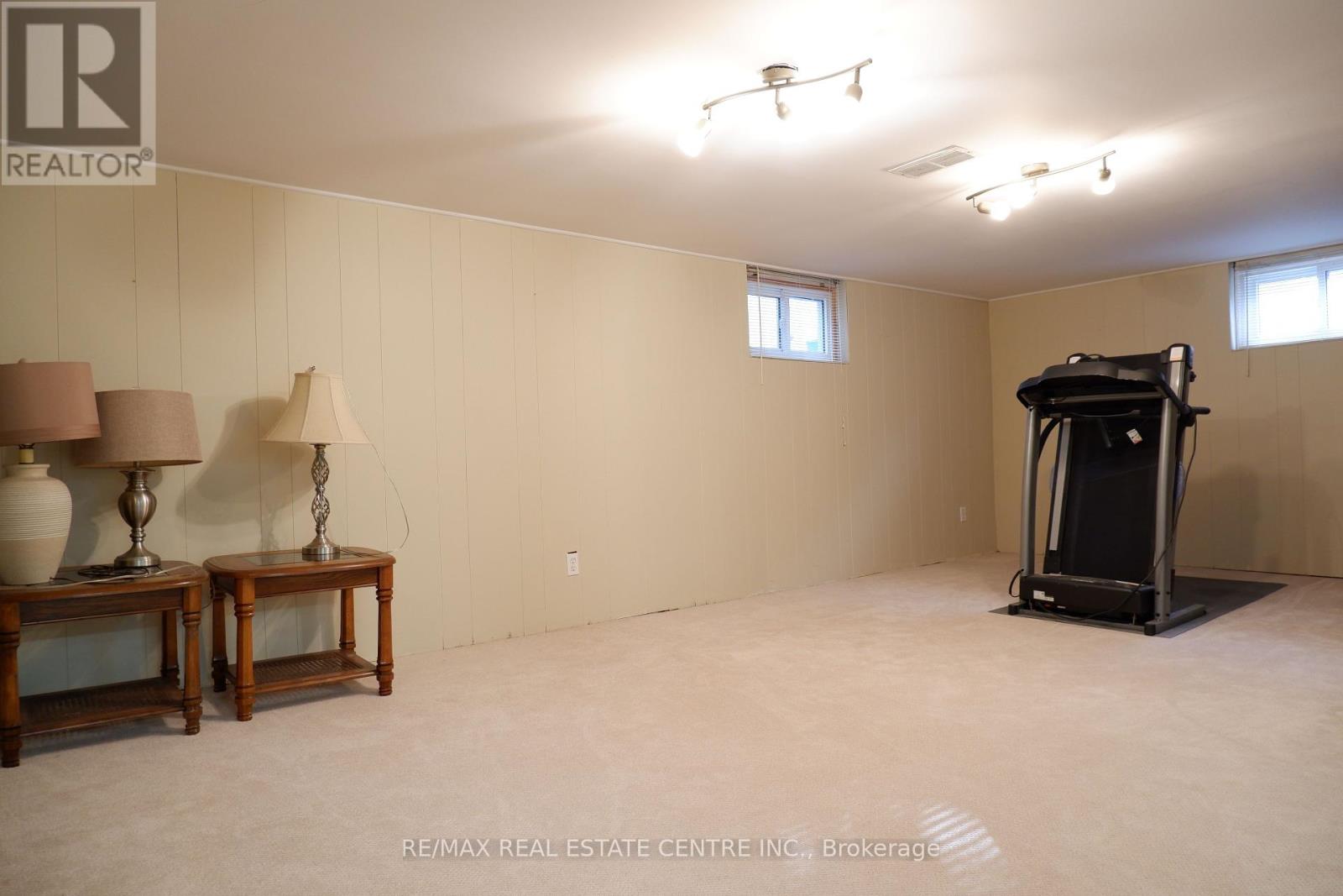 12 Shelley Street, Halton Hills, Ontario  L7G 3W9 - Photo 21 - W12423826