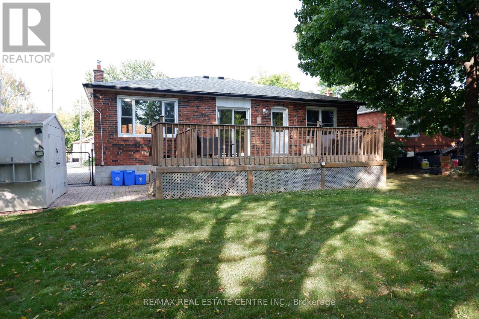 12 Shelley Street, Halton Hills, Ontario  L7G 3W9 - Photo 3 - W12423826