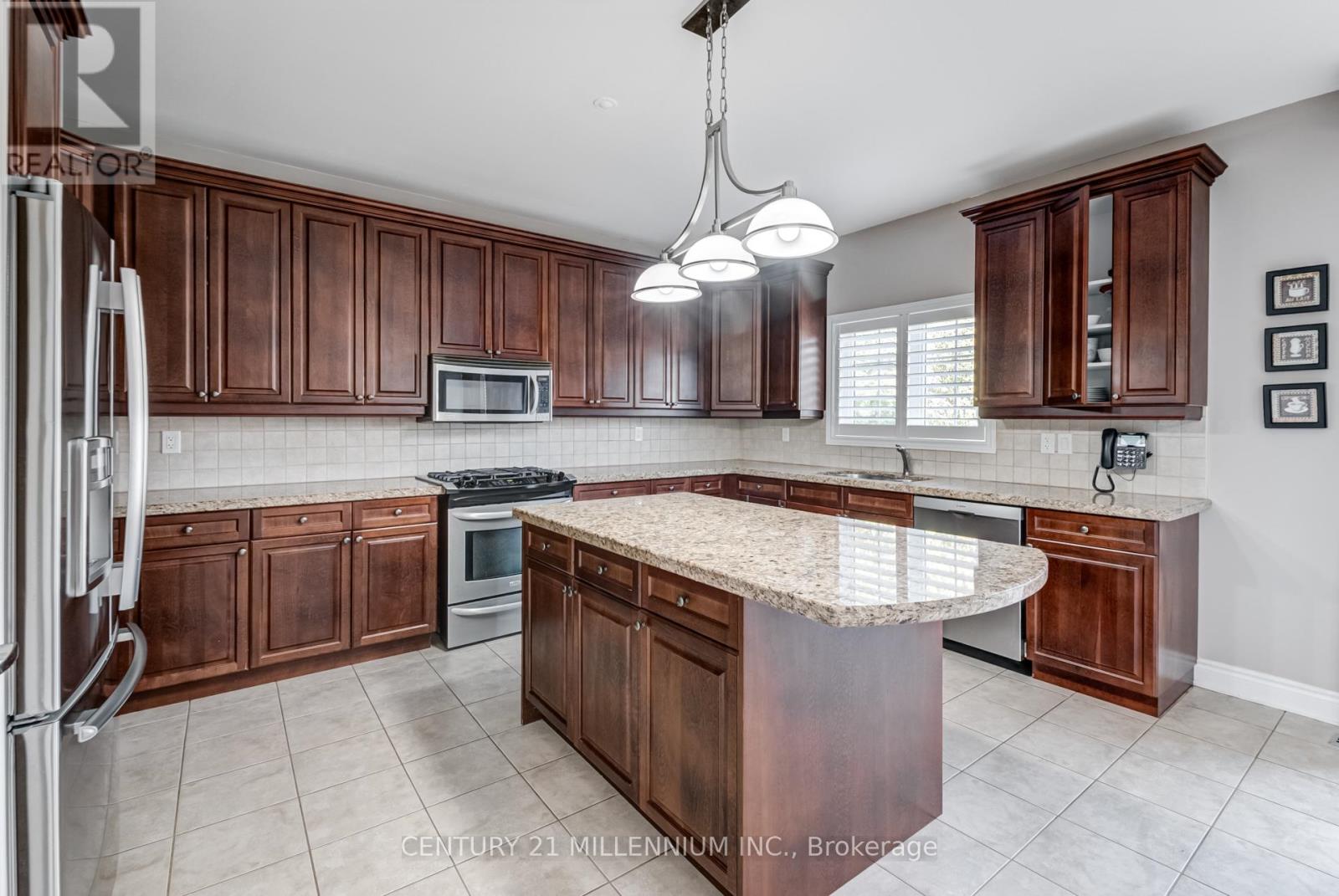 29 Eiffel Boulevard, Brampton, Ontario  L6P 1W3 - Photo 19 - W12423831
