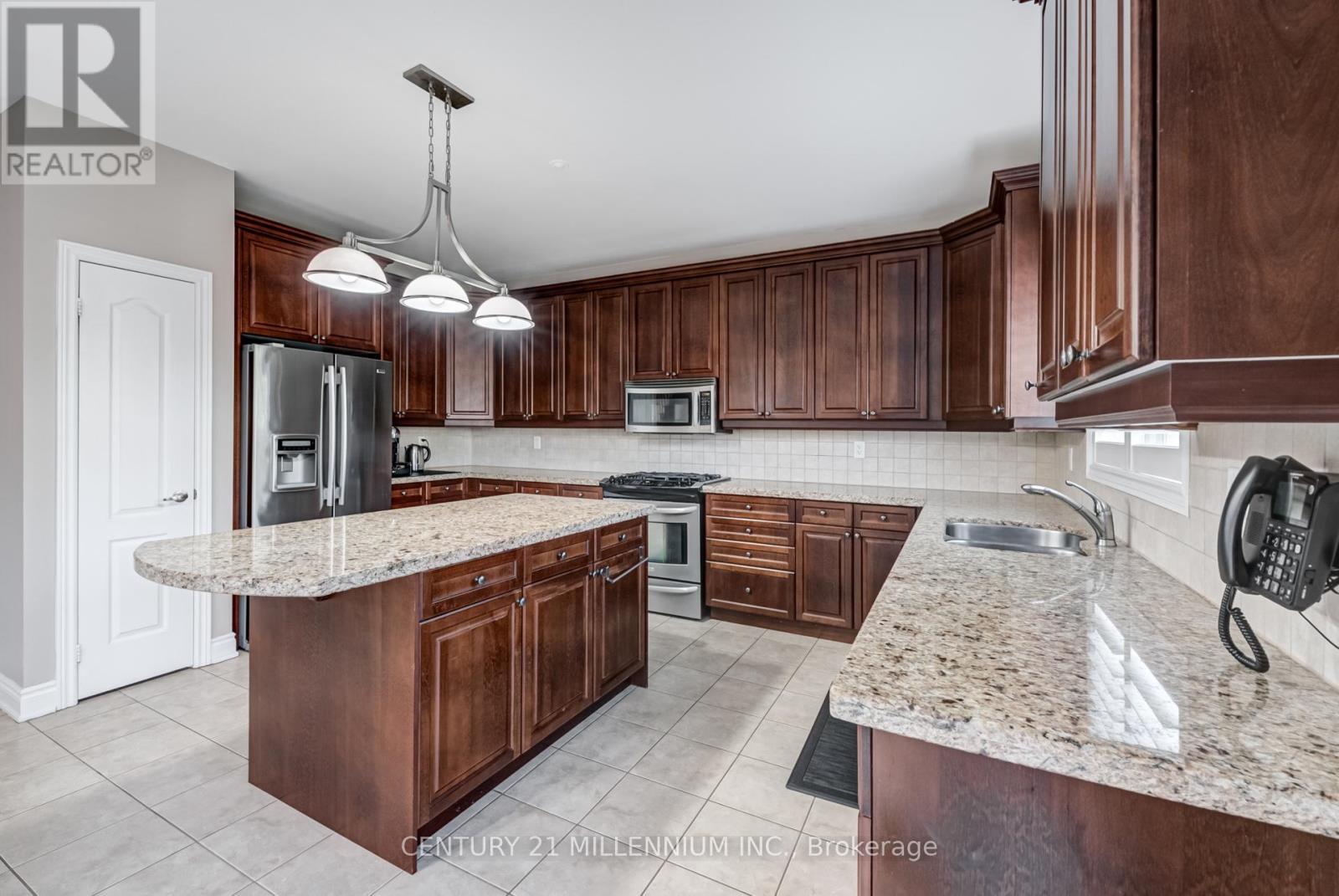 29 Eiffel Boulevard, Brampton, Ontario  L6P 1W3 - Photo 20 - W12423831