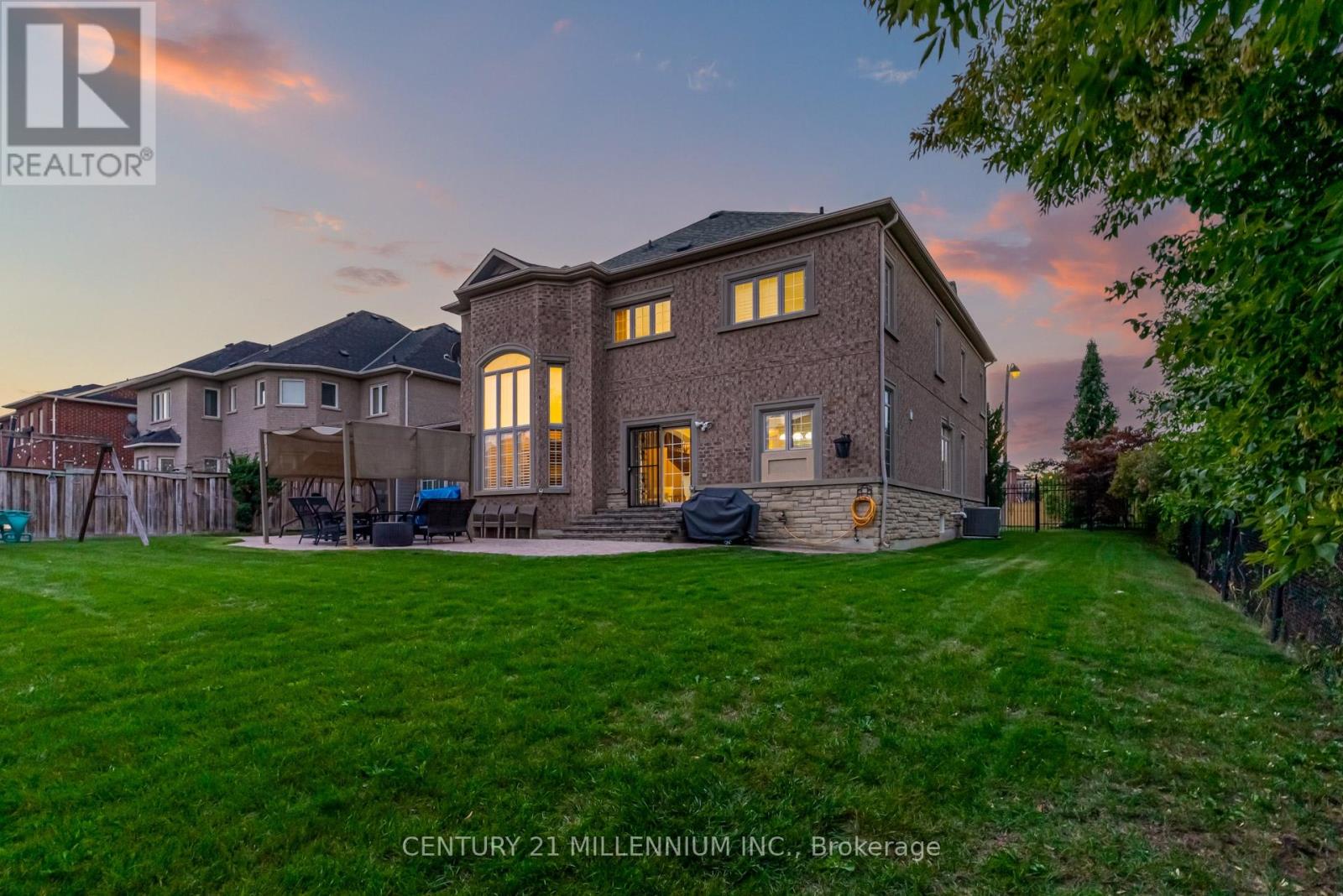 29 Eiffel Boulevard, Brampton, Ontario  L6P 1W3 - Photo 4 - W12423831