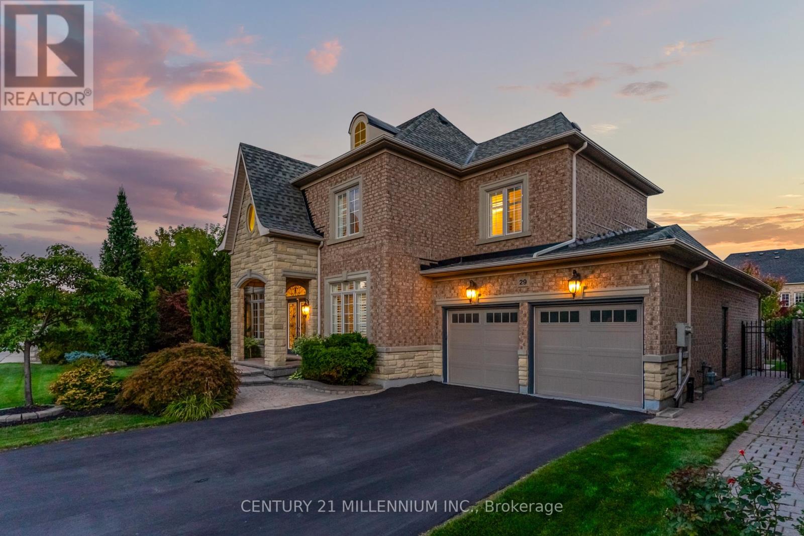 29 Eiffel Boulevard, Brampton, Ontario  L6P 1W3 - Photo 5 - W12423831