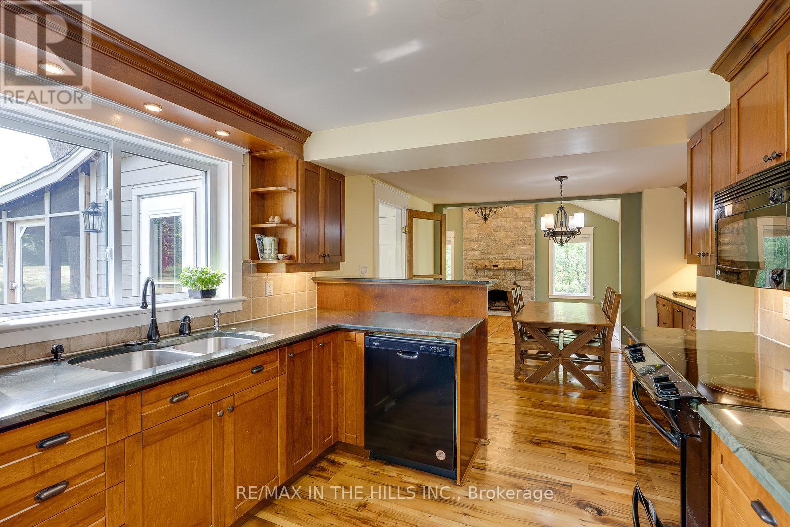 2651 Forks Of The Credit Road, Caledon, Ontario  L7K 2J8 - Photo 10 - W12423855
