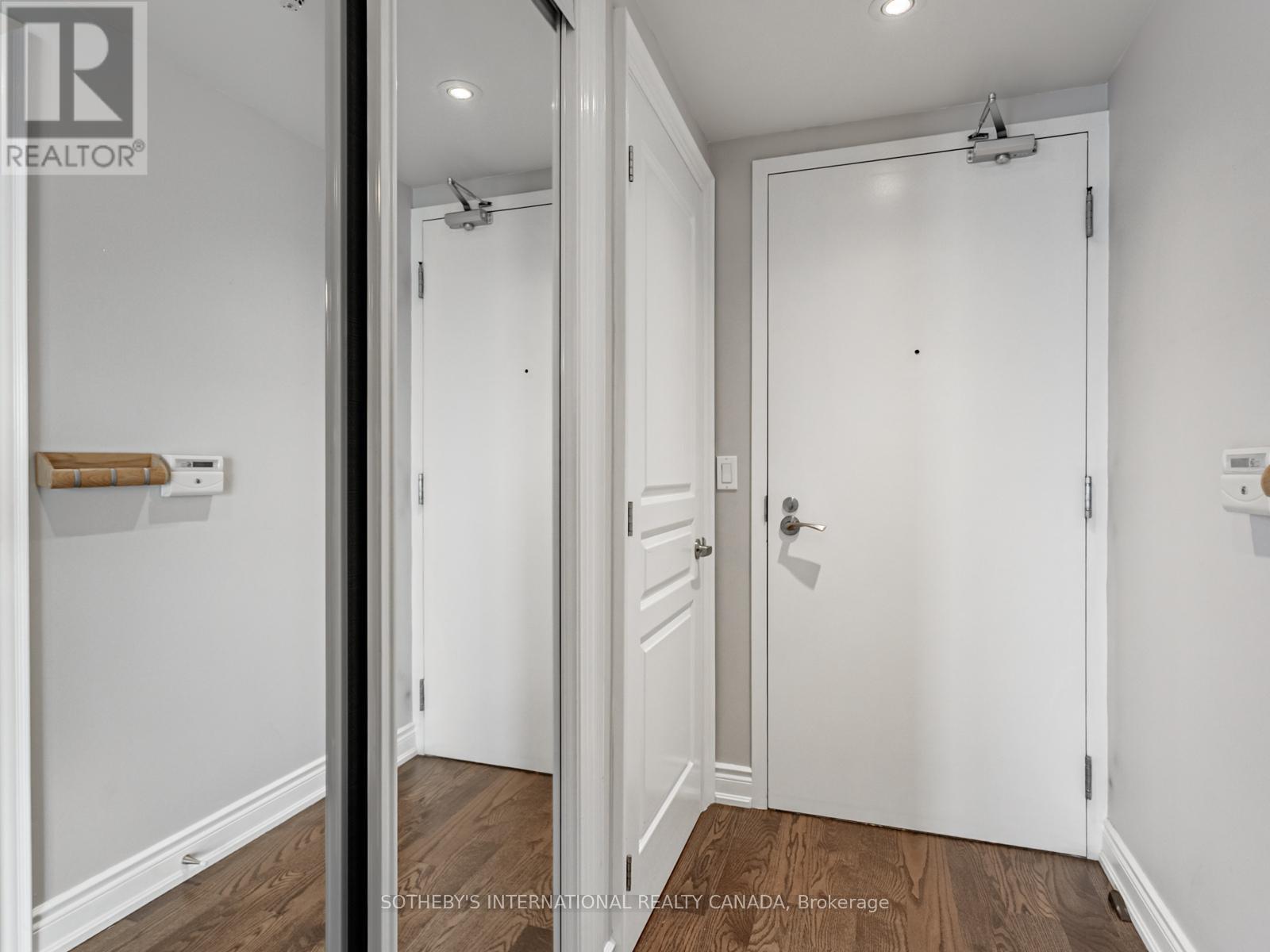 2007 - 15 Legion Road, Toronto, Ontario  M8V 0A9 - Photo 4 - W12423870