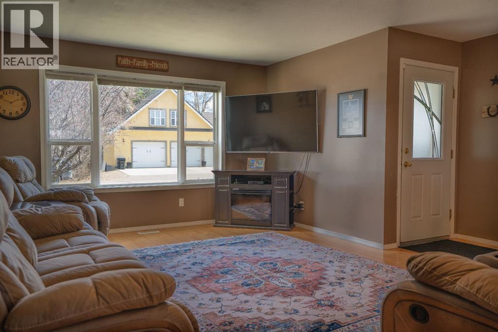 4928 52 Street, Clive, Alberta  T0C 0Y0 - Photo 8 - A2212078