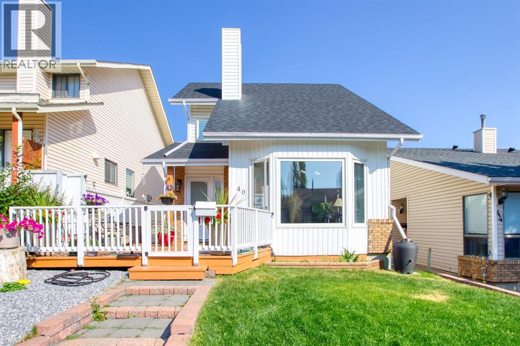 40 Strathearn Crescent SW, Calgary, Alberta