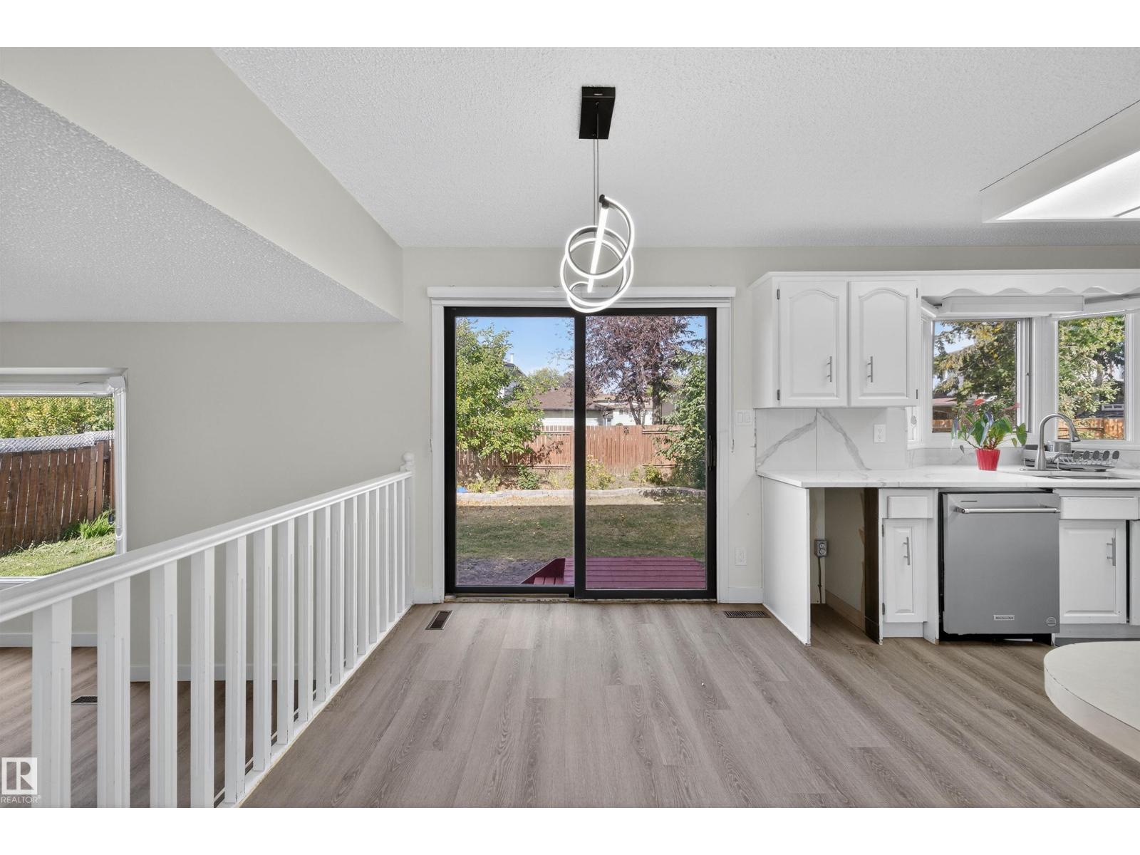 11020 158 Av Nw, Edmonton, Alberta  T5X 4V4 - Photo 27 - E4459205