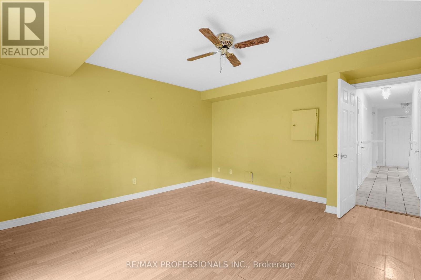 17 - 384 Limeridge Road E, Hamilton, Ontario  L9A 2S7 - Photo 13 - X12423705
