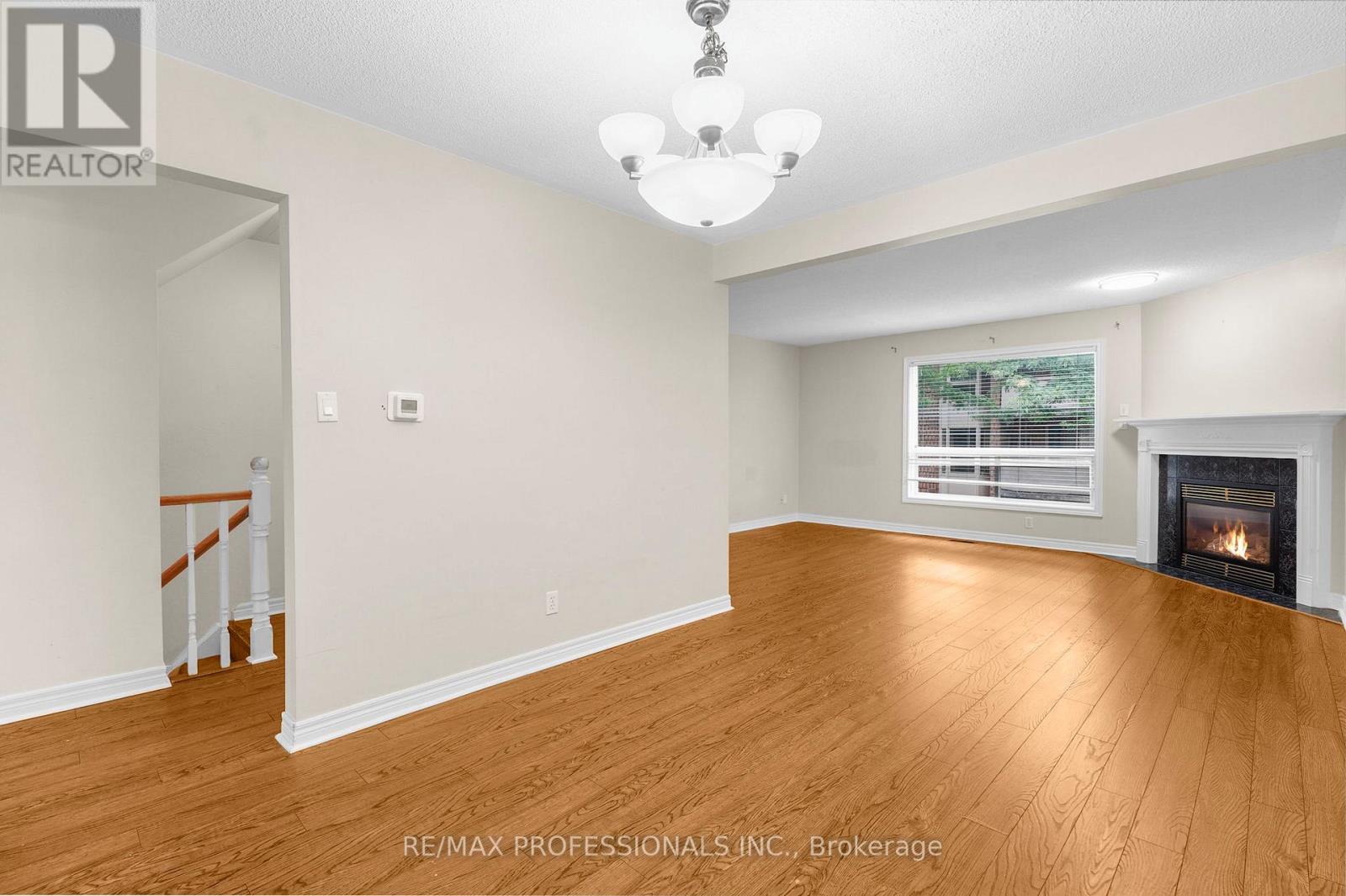17 - 384 Limeridge Road E, Hamilton, Ontario  L9A 2S7 - Photo 19 - X12423705