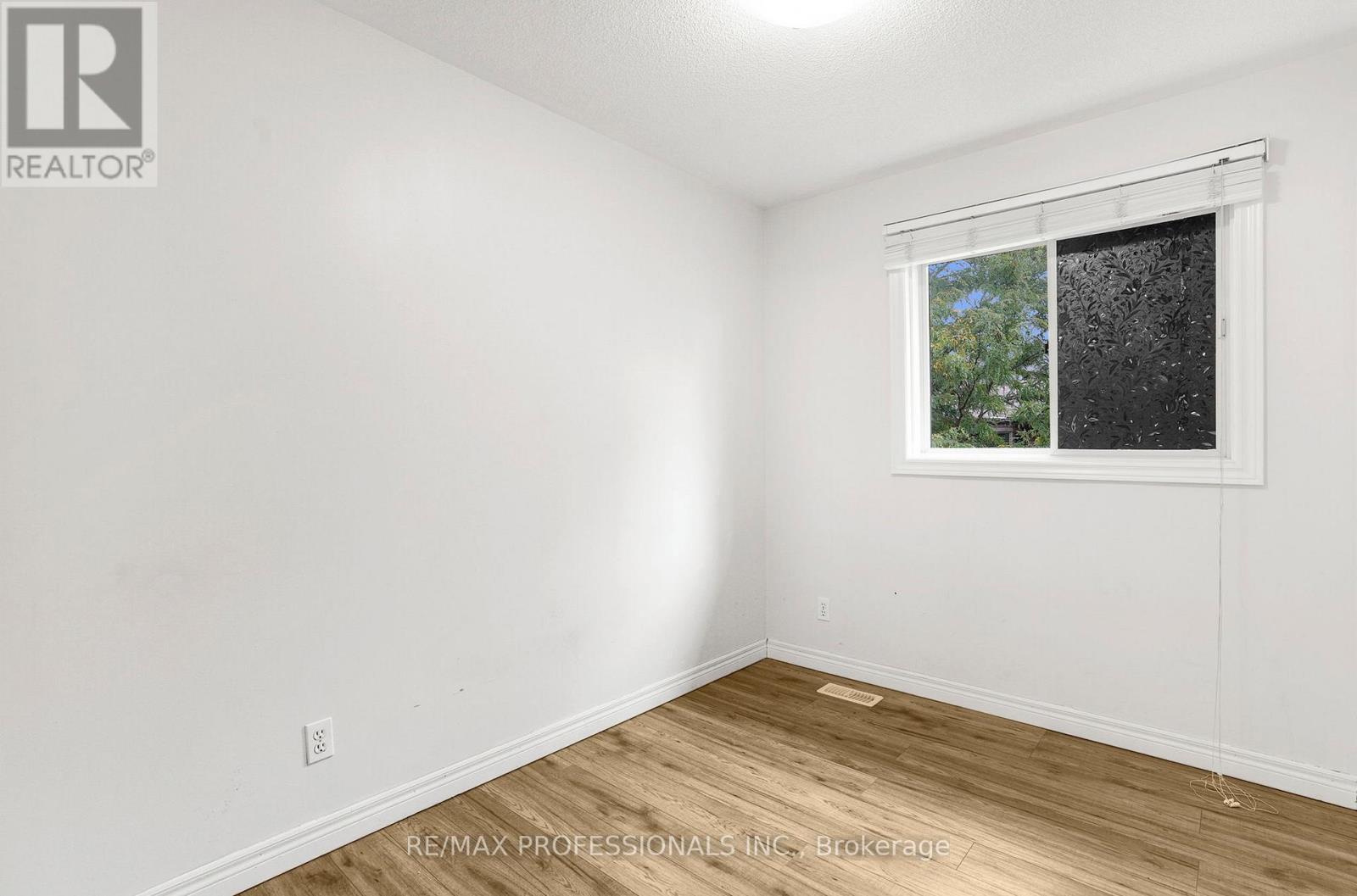 17 - 384 Limeridge Road E, Hamilton, Ontario  L9A 2S7 - Photo 27 - X12423705