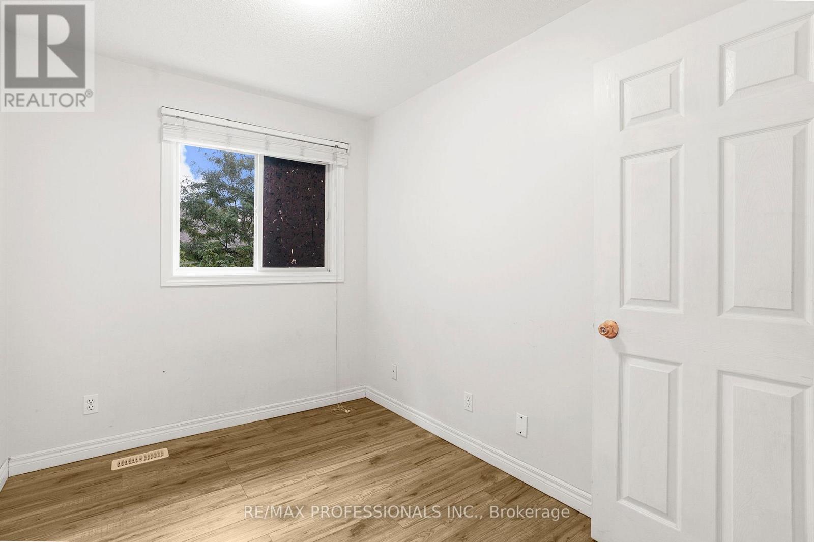17 - 384 Limeridge Road E, Hamilton, Ontario  L9A 2S7 - Photo 28 - X12423705