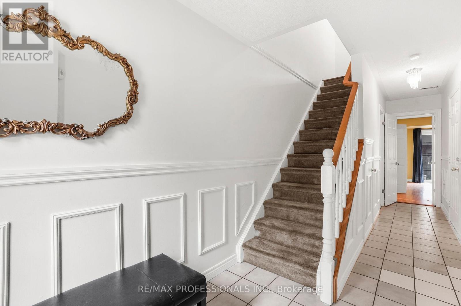 17 - 384 Limeridge Road E, Hamilton, Ontario  L9A 2S7 - Photo 4 - X12423705