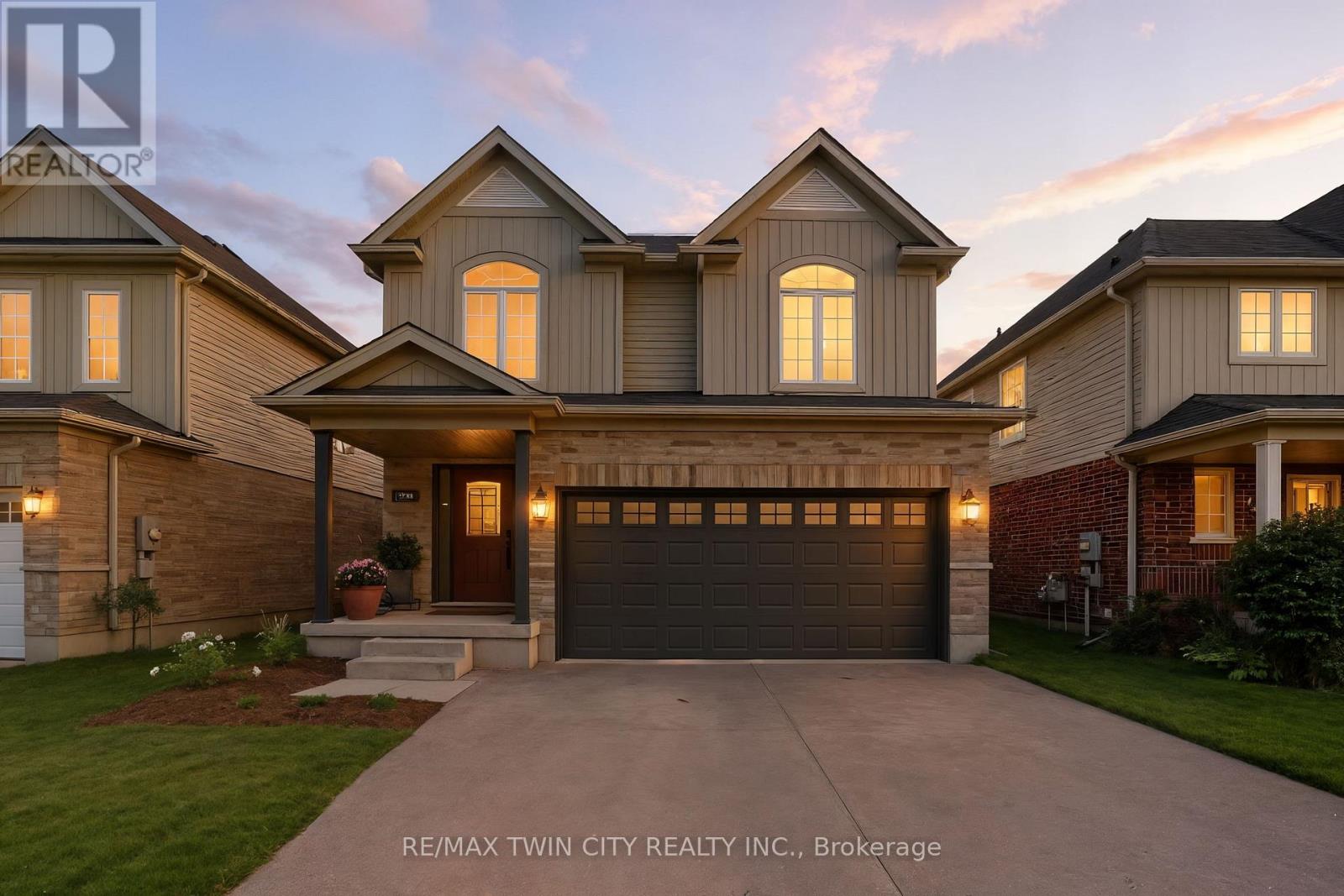 266 Vincent Drive, North Dumfries, Ontario  N0B 1E0 - Photo 1 - X12423725