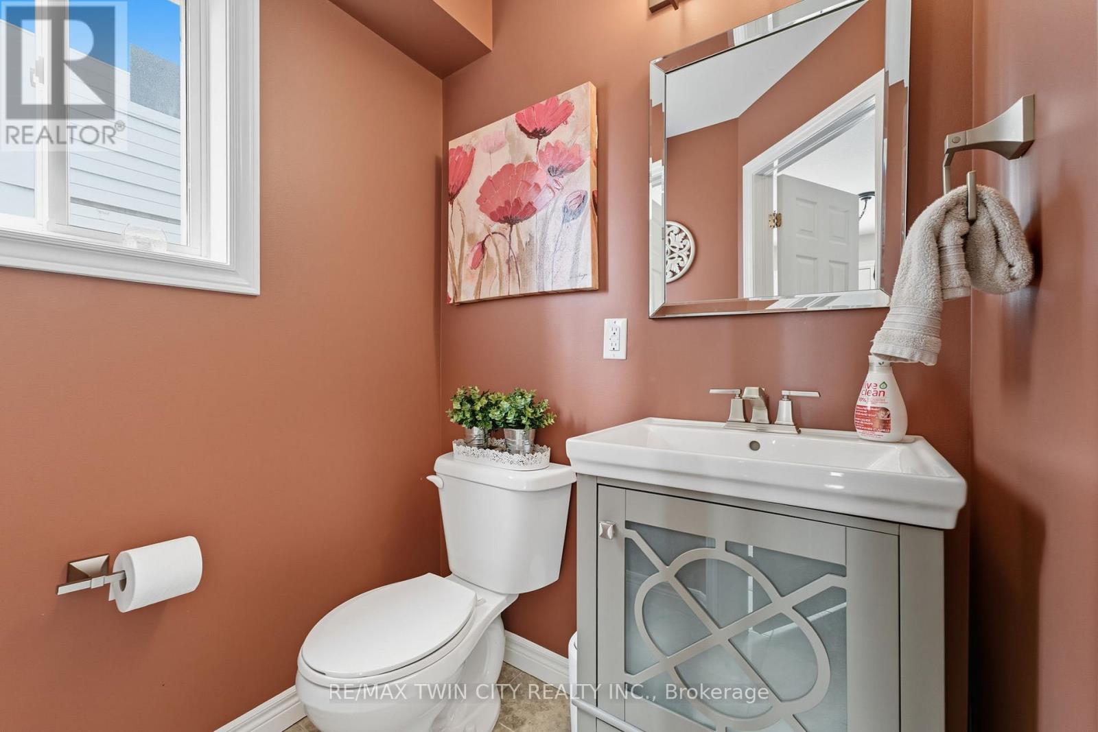 266 Vincent Drive, North Dumfries, Ontario  N0B 1E0 - Photo 16 - X12423725
