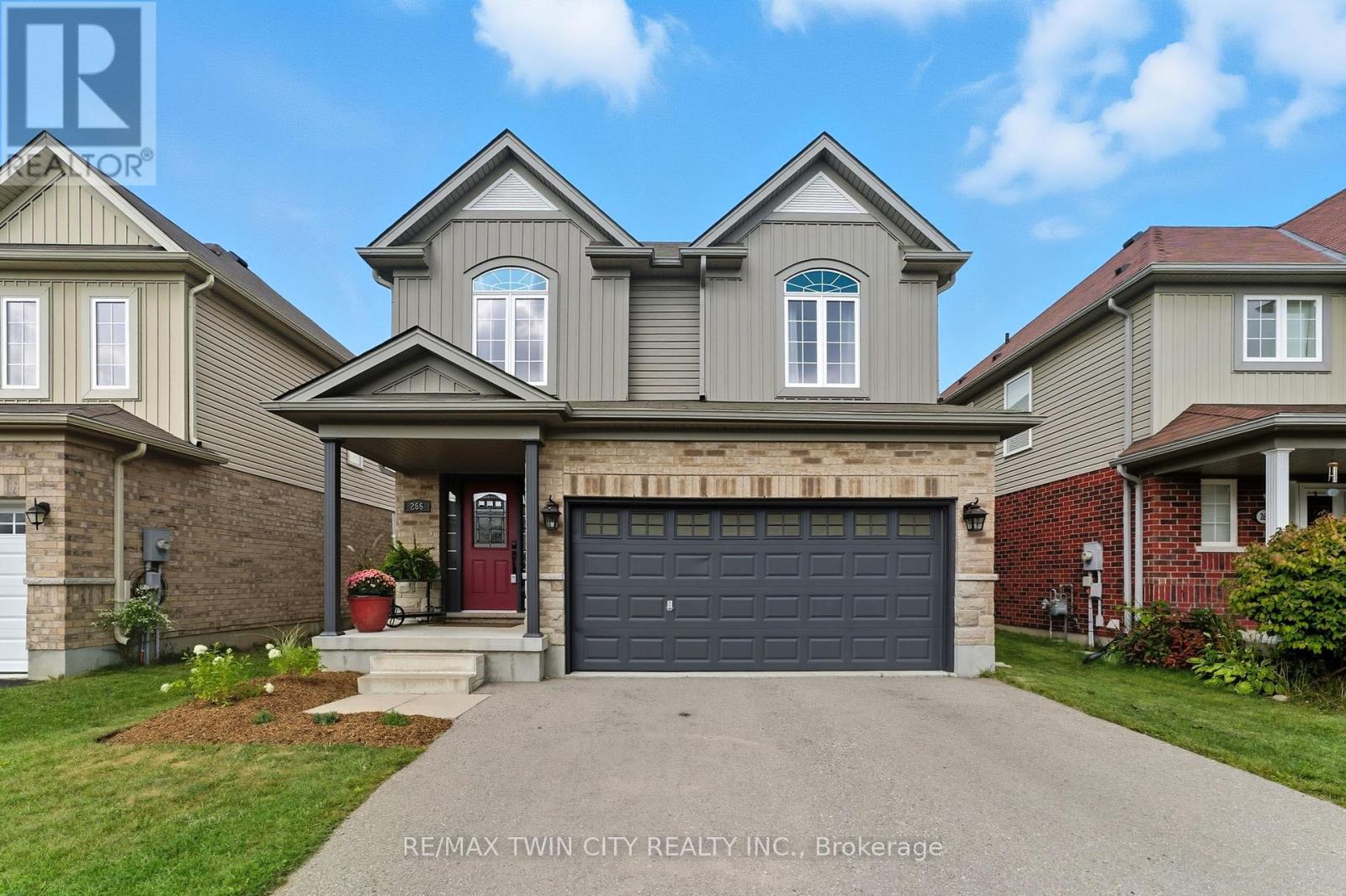266 Vincent Drive, North Dumfries, Ontario  N0B 1E0 - Photo 2 - X12423725