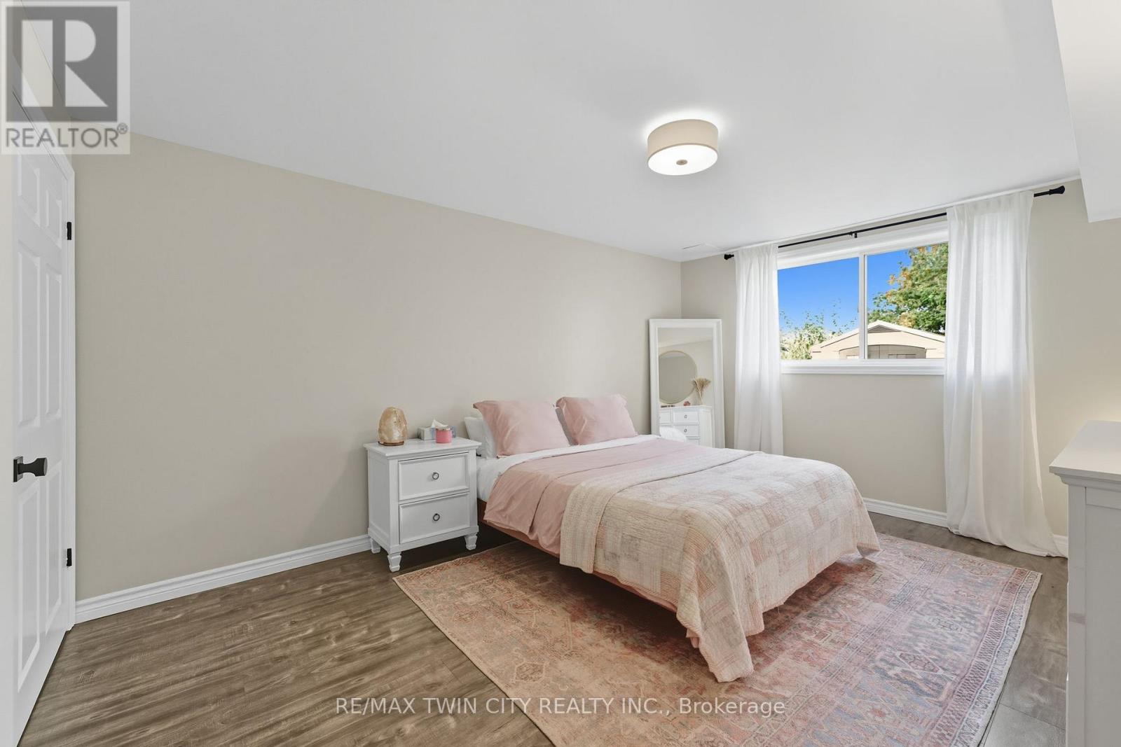 266 Vincent Drive, North Dumfries, Ontario  N0B 1E0 - Photo 27 - X12423725