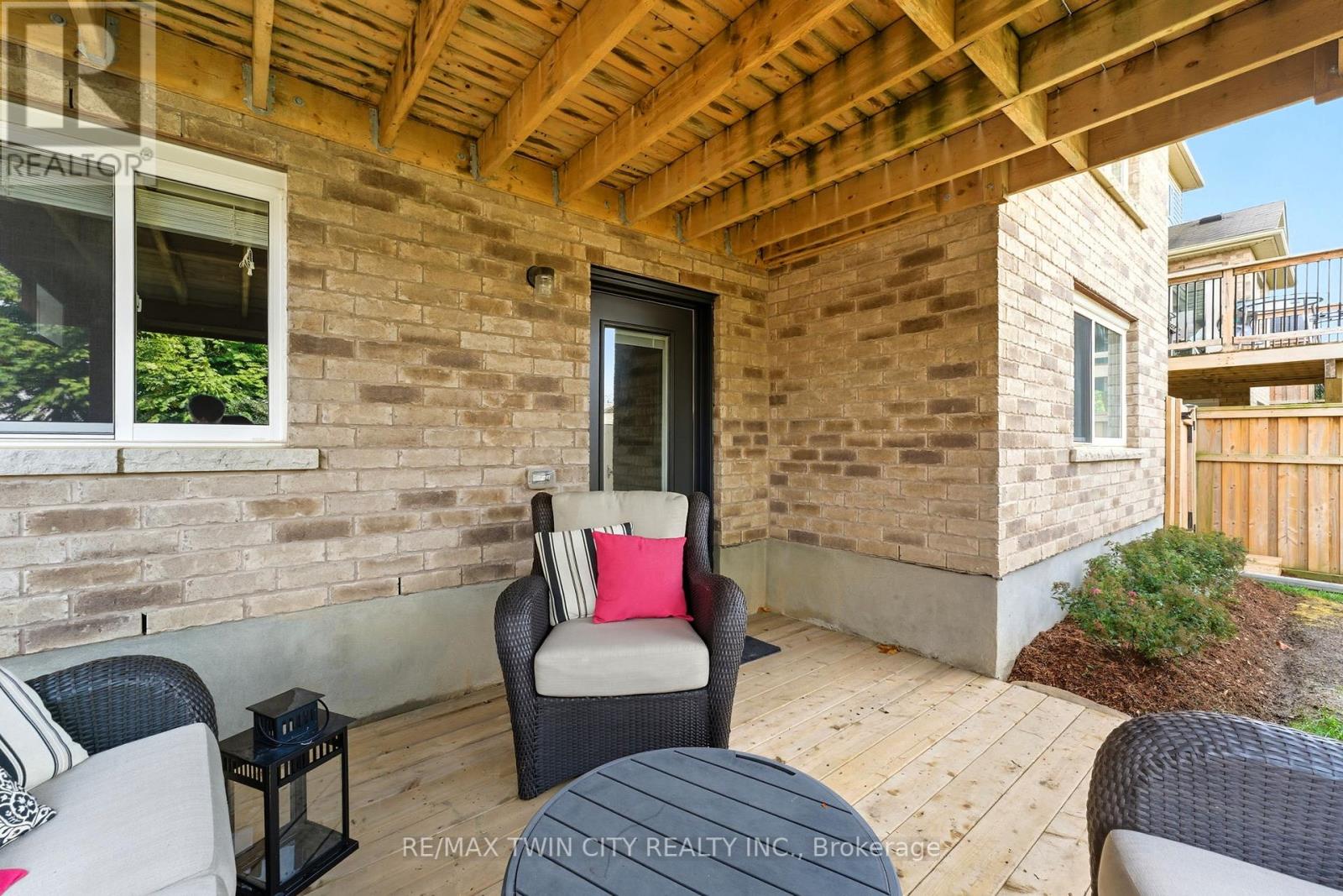 266 Vincent Drive, North Dumfries, Ontario  N0B 1E0 - Photo 31 - X12423725