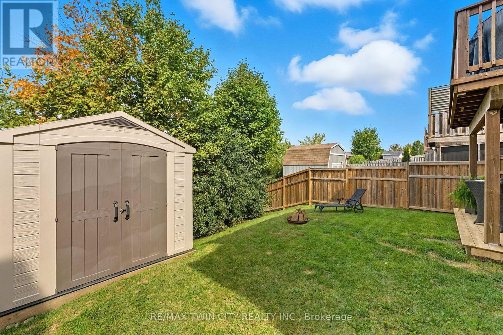 266 Vincent Drive, North Dumfries, Ontario  N0B 1E0 - Photo 34 - X12423725