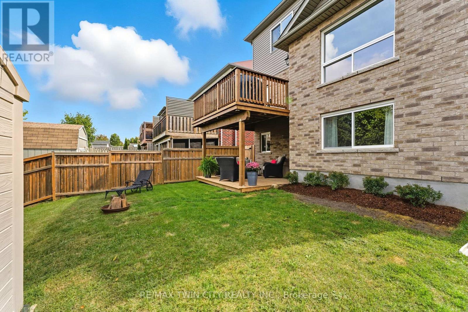 266 Vincent Drive, North Dumfries, Ontario  N0B 1E0 - Photo 35 - X12423725