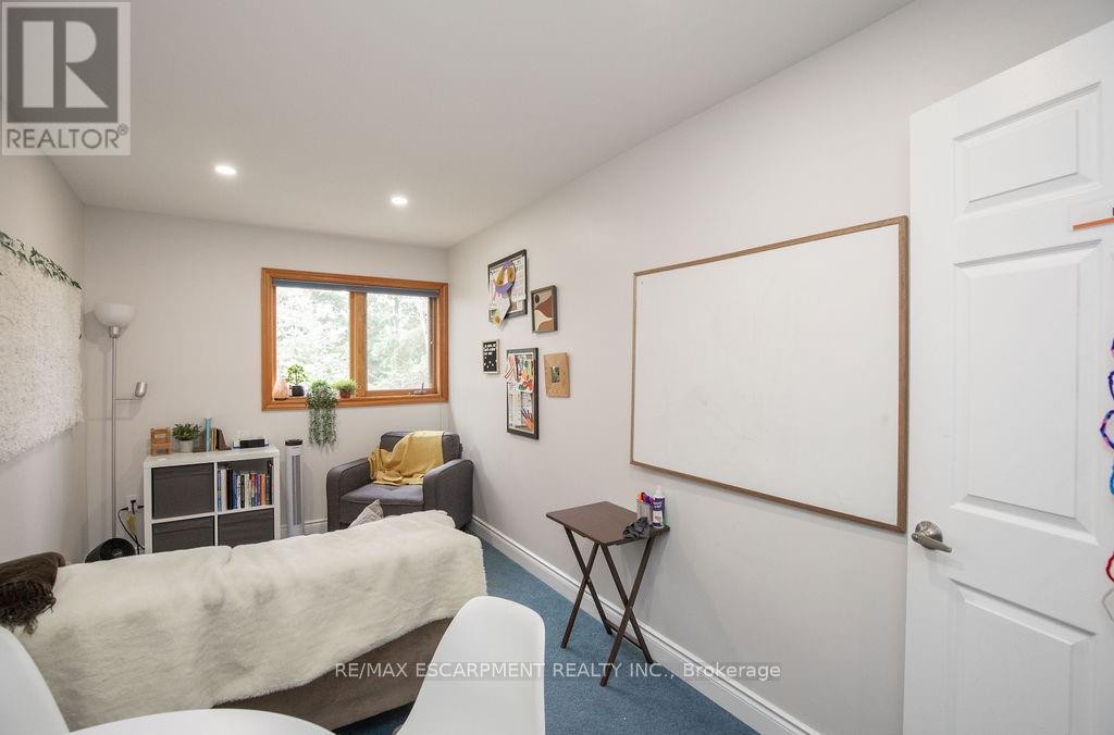 144 Wilson Street E, Hamilton, Ontario  L9G 2B7 - Photo 15 - X12423772